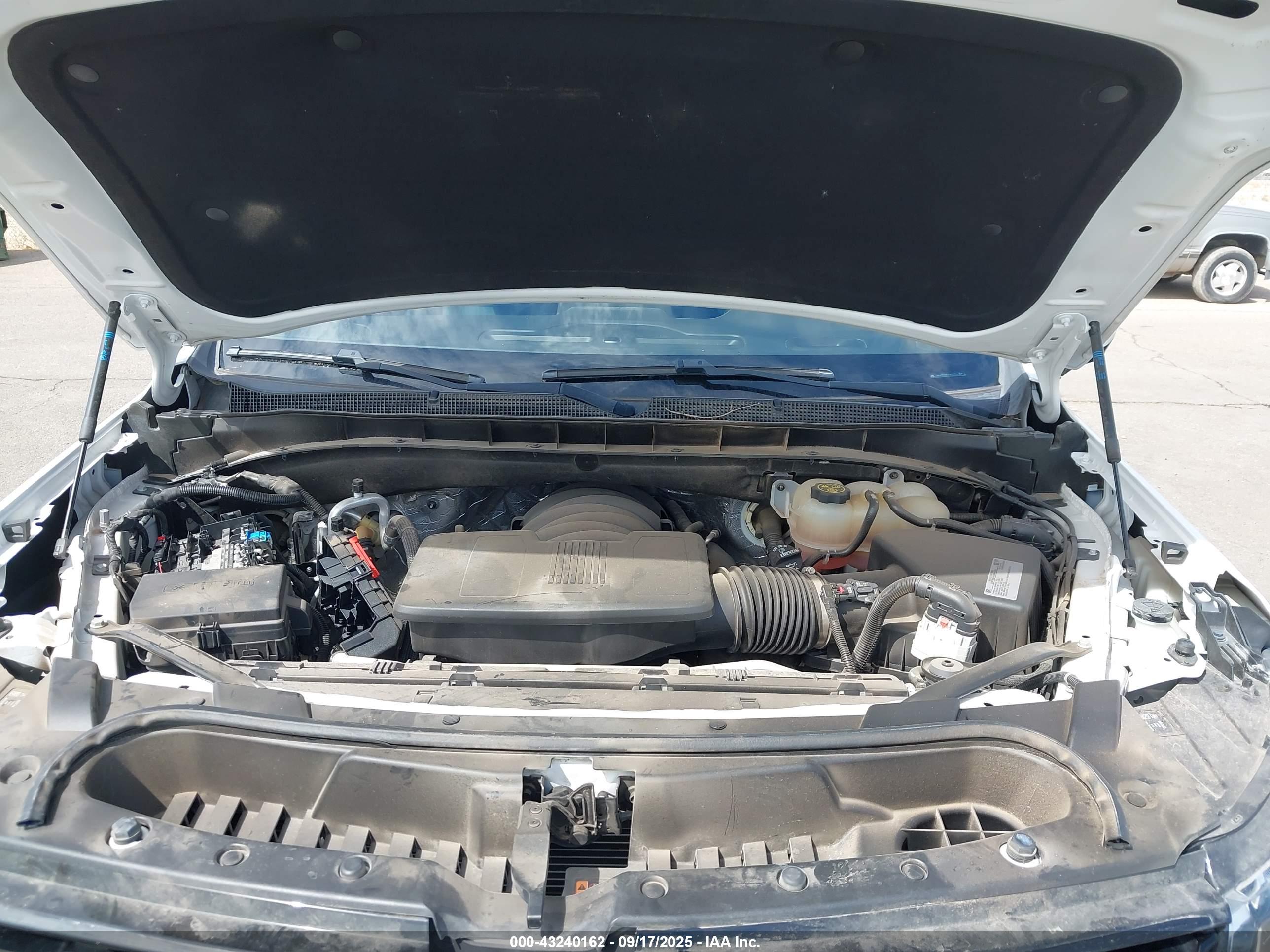 CHEVROLET TAHOE image 10
