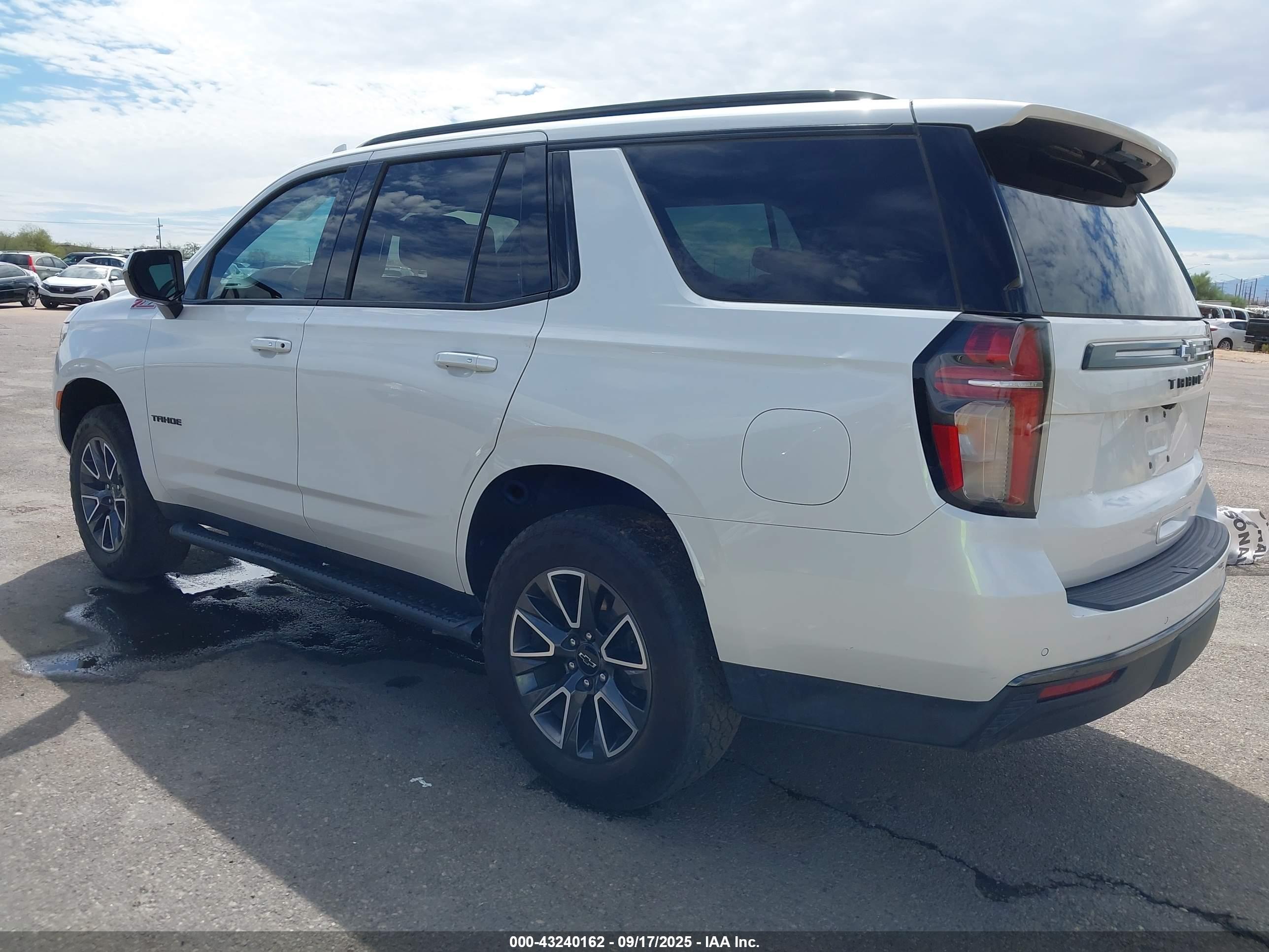 CHEVROLET TAHOE image 3
