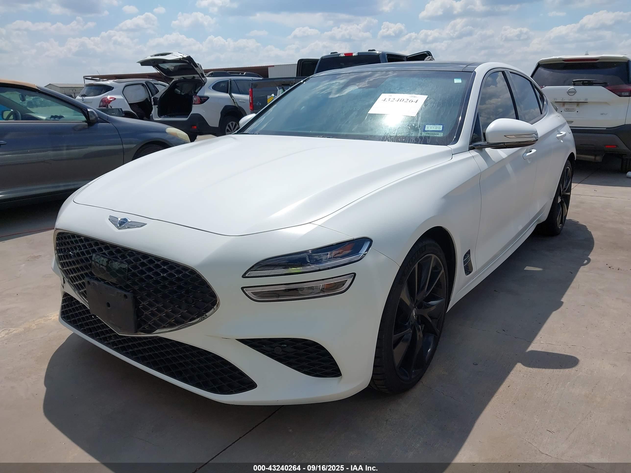 GENESIS G70 image 2