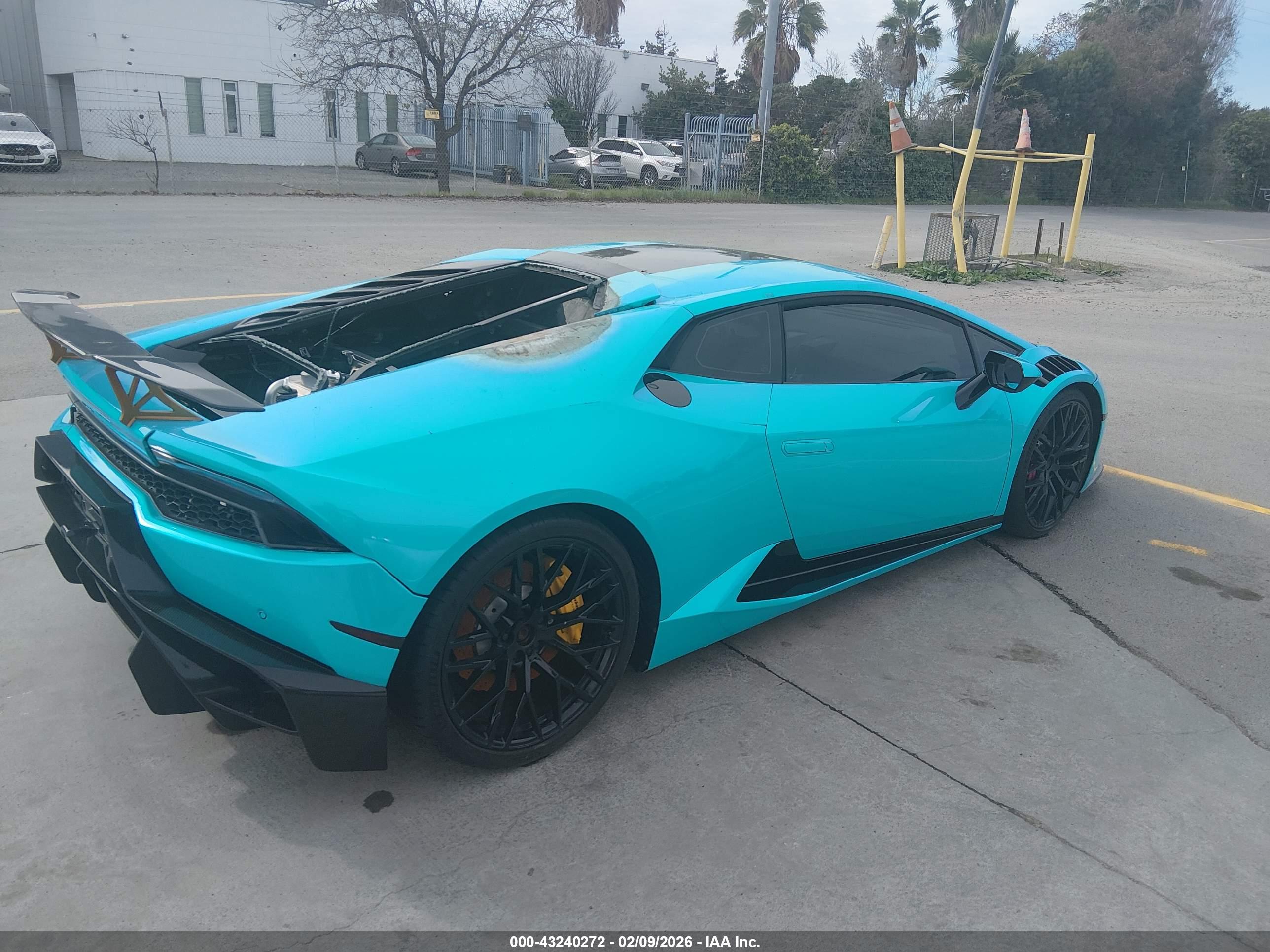 LAMBORGHINI HURACAN image 4