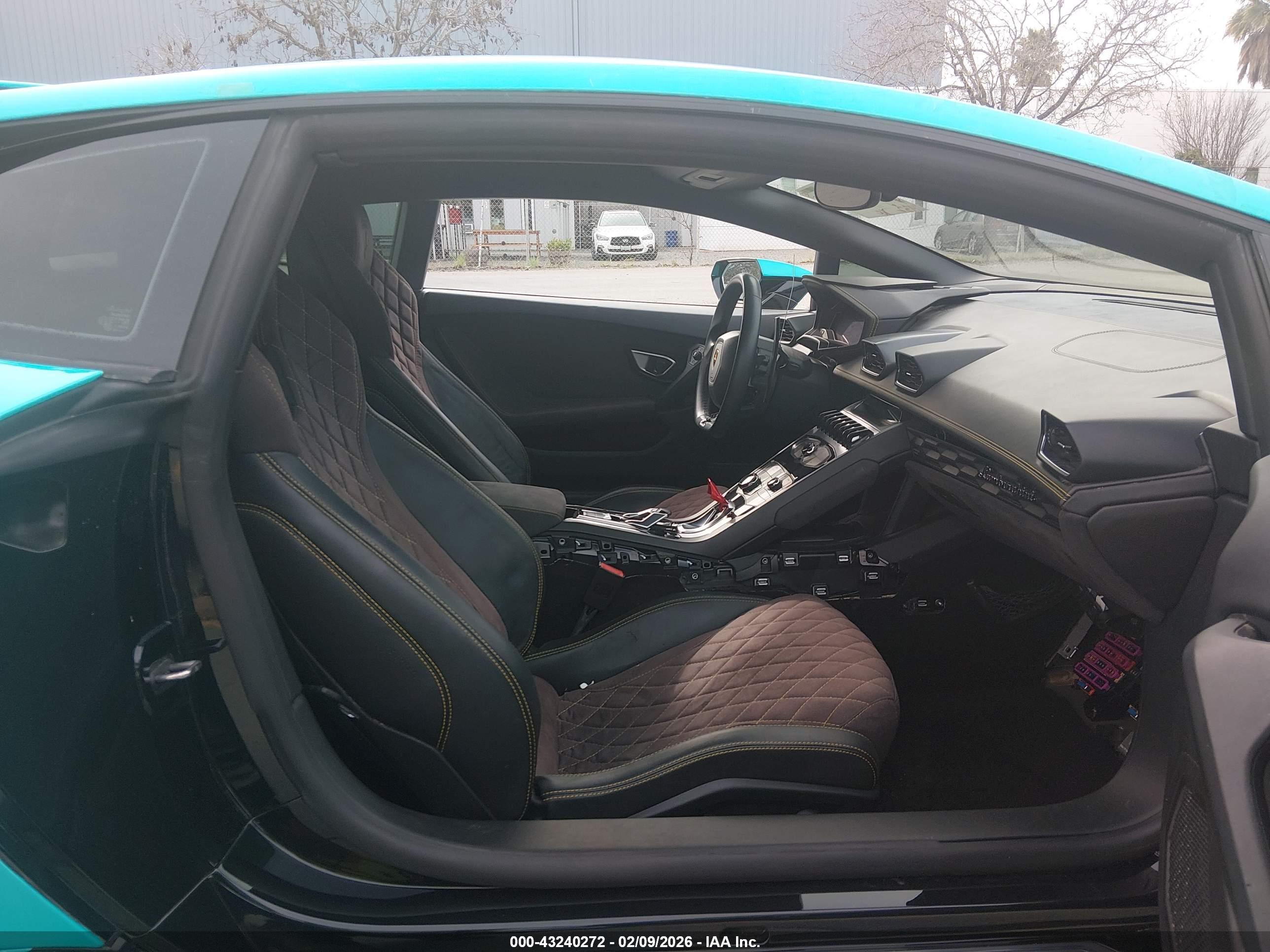 LAMBORGHINI HURACAN image 5