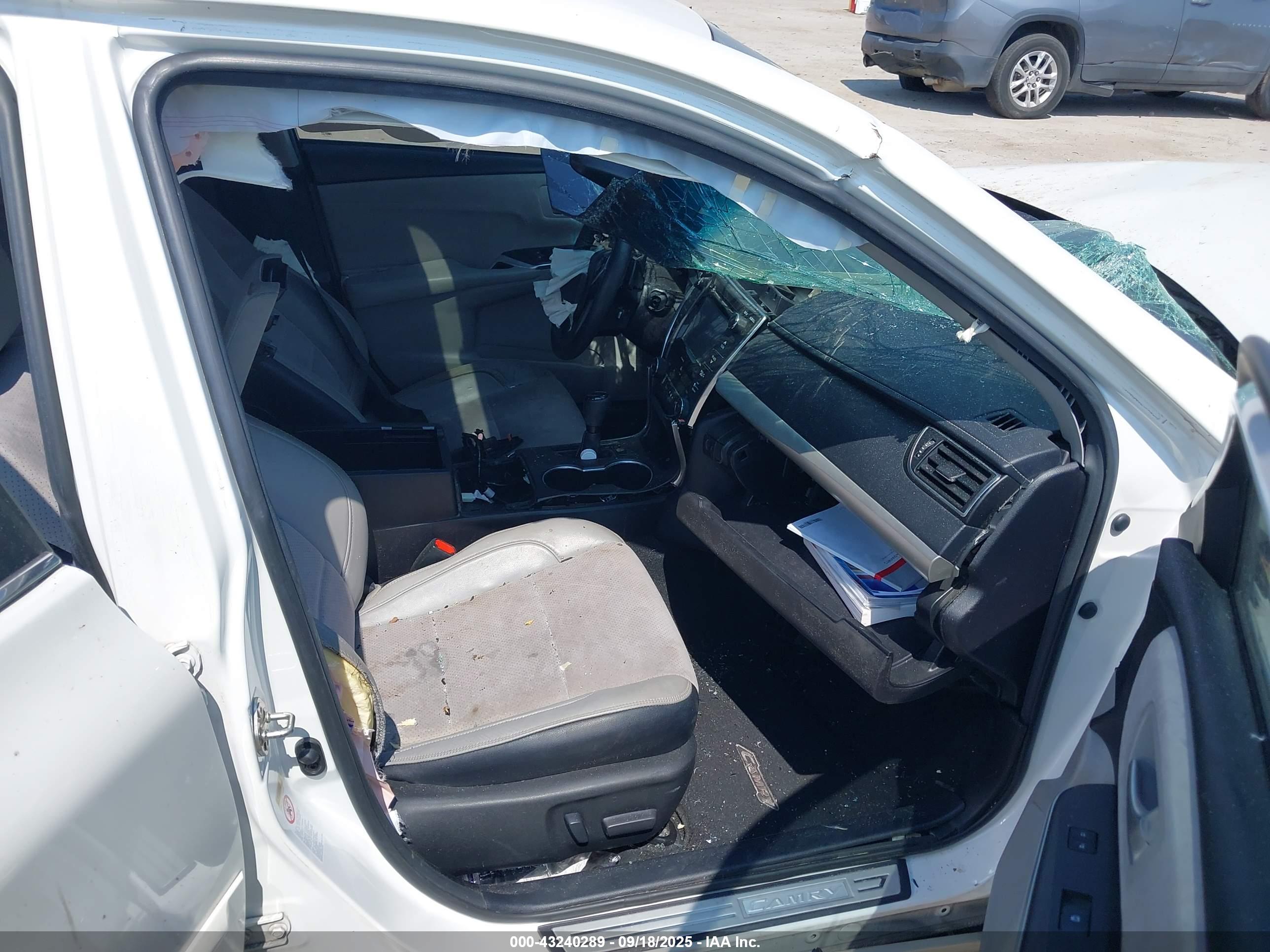 TOYOTA CAMRY image 5