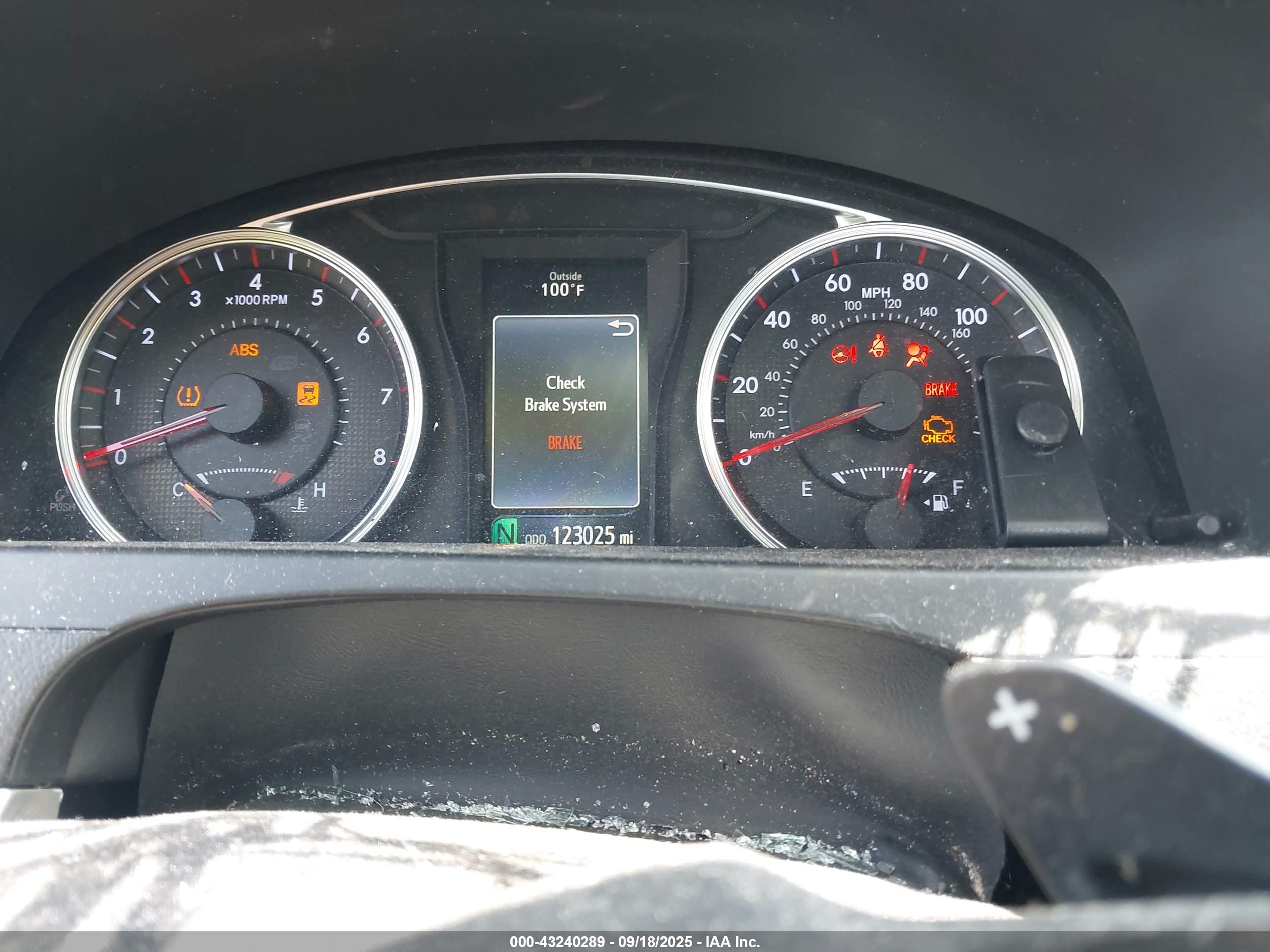 TOYOTA CAMRY image 7