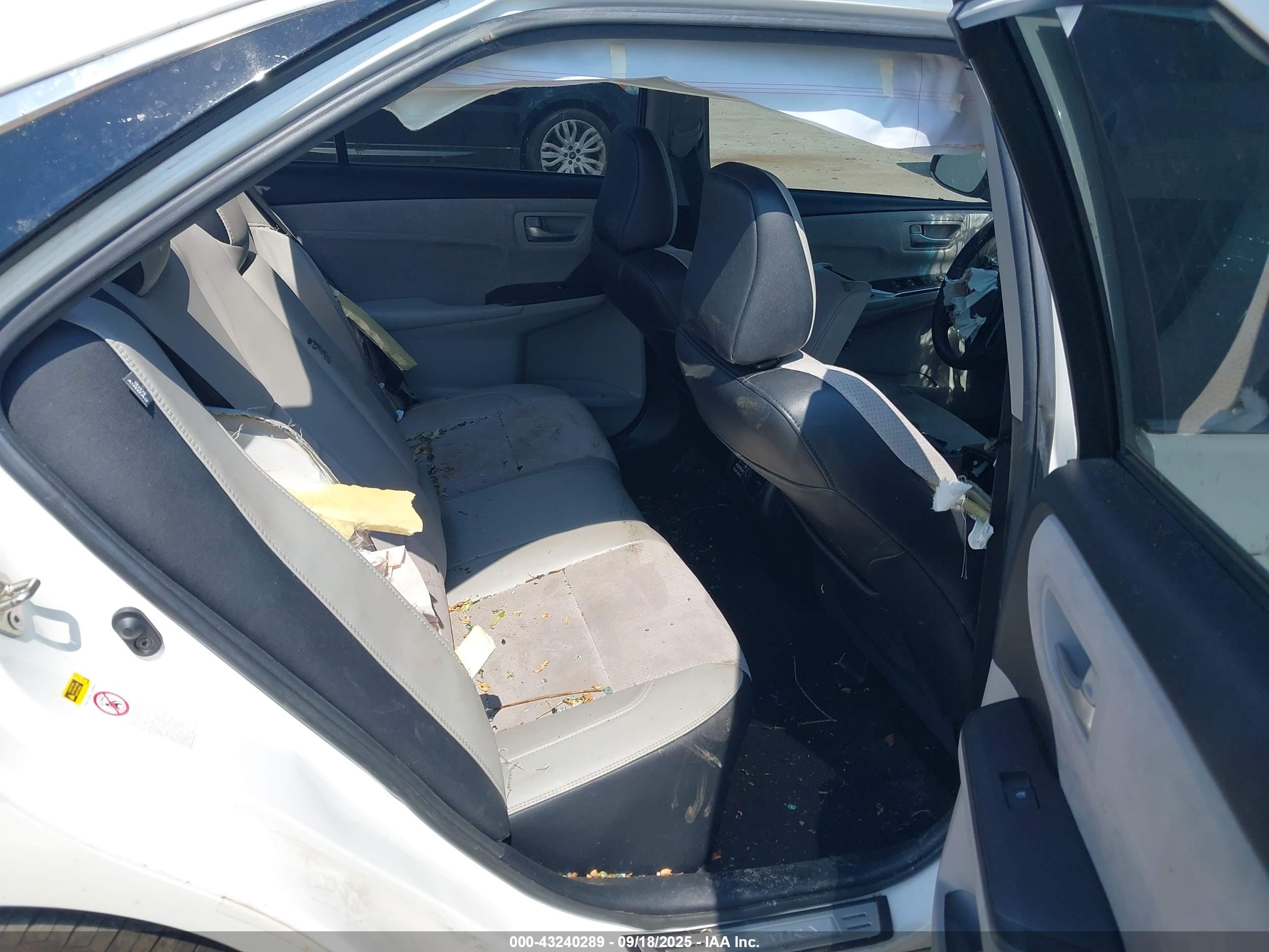TOYOTA CAMRY image 8