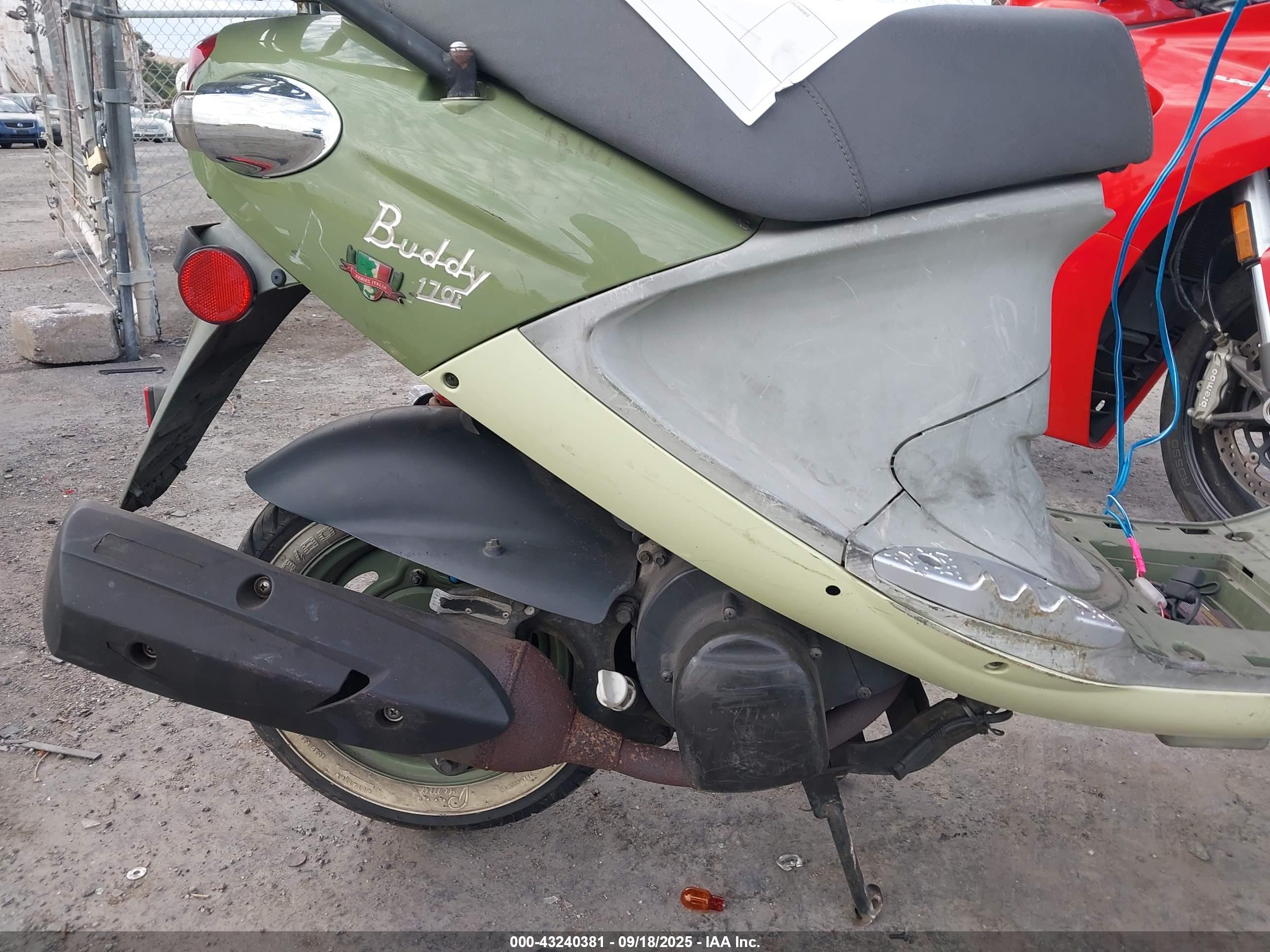 GENUINE SCOOTER image 8