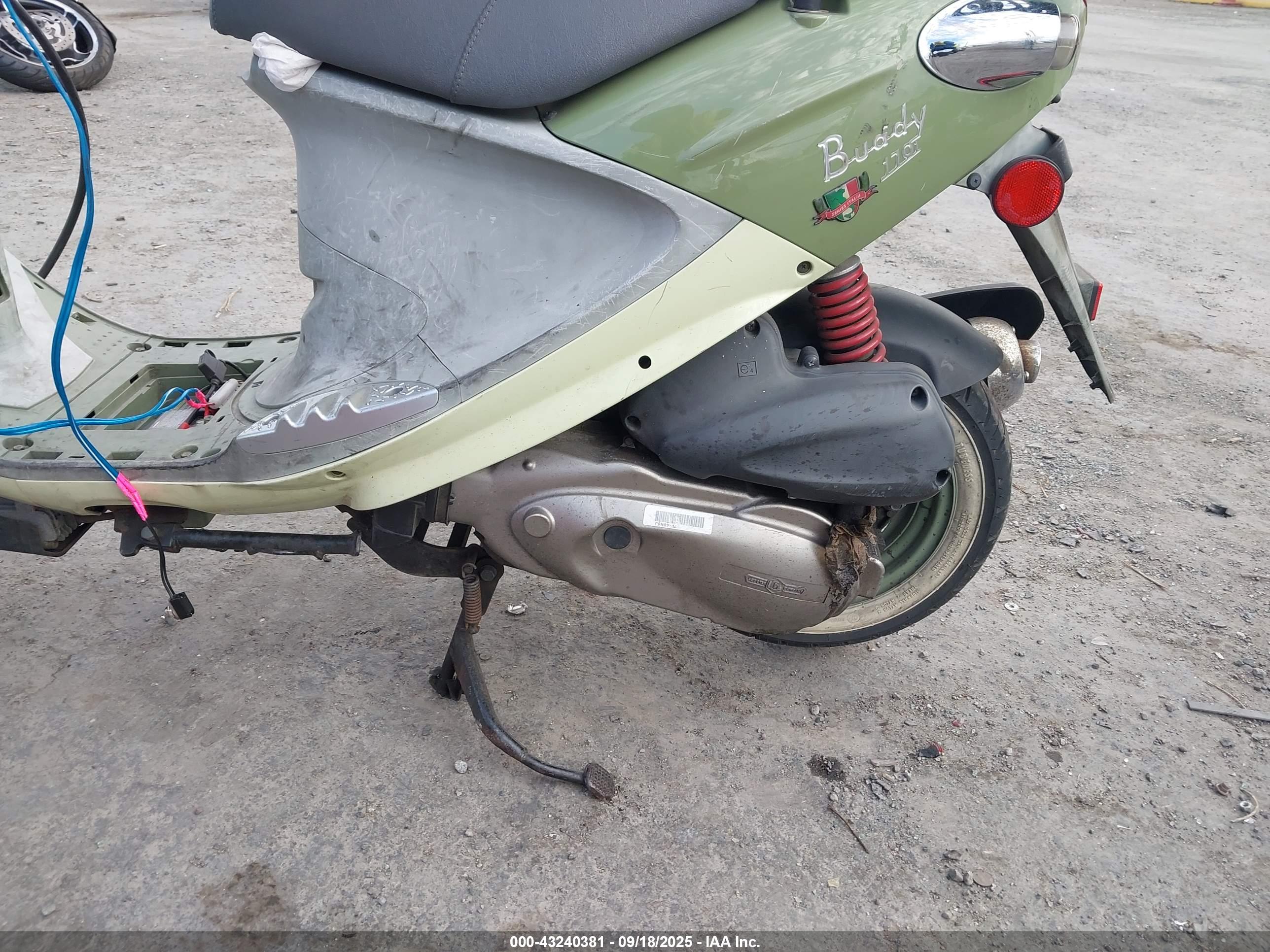 GENUINE SCOOTER image 9