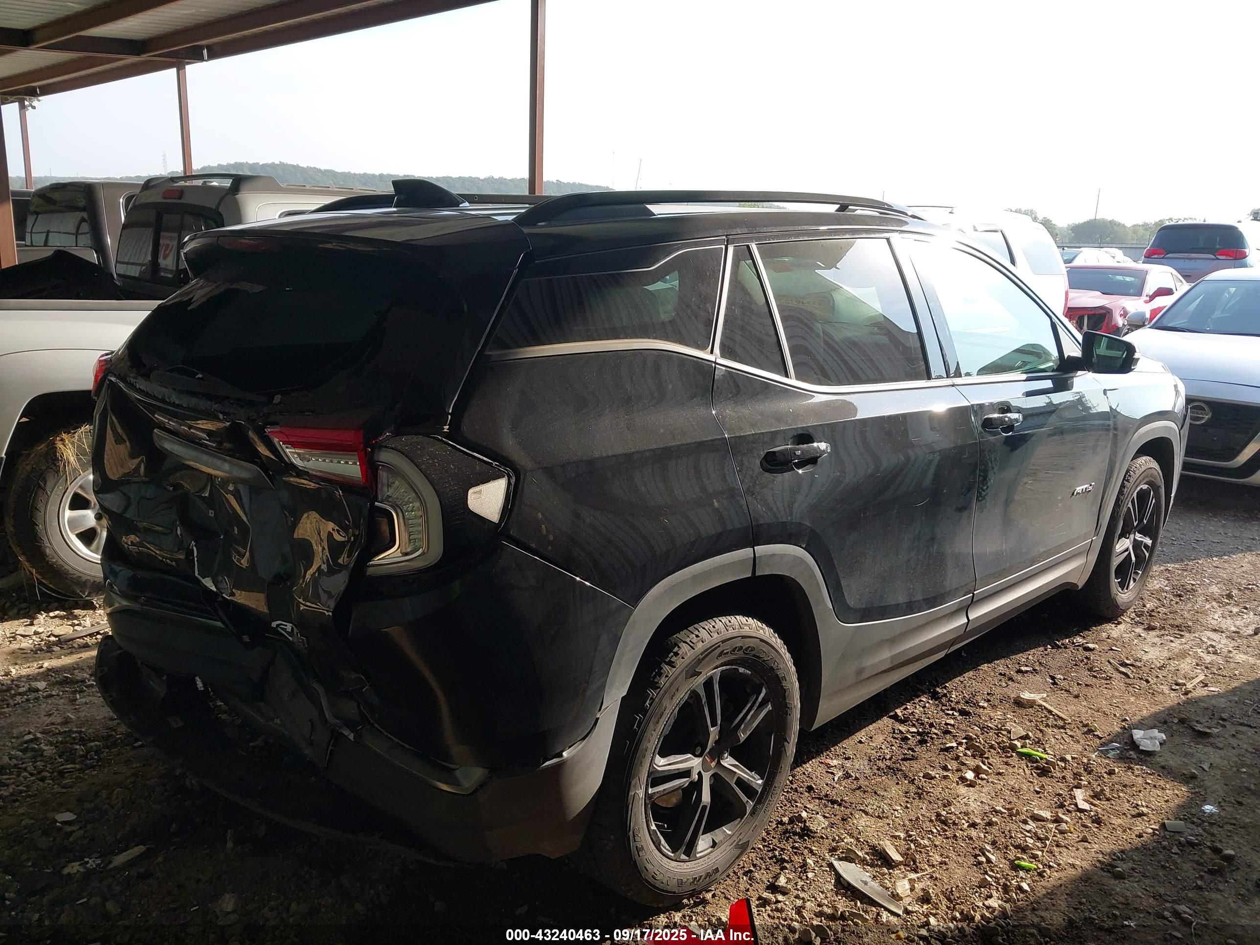 GMC TERRAIN image 4