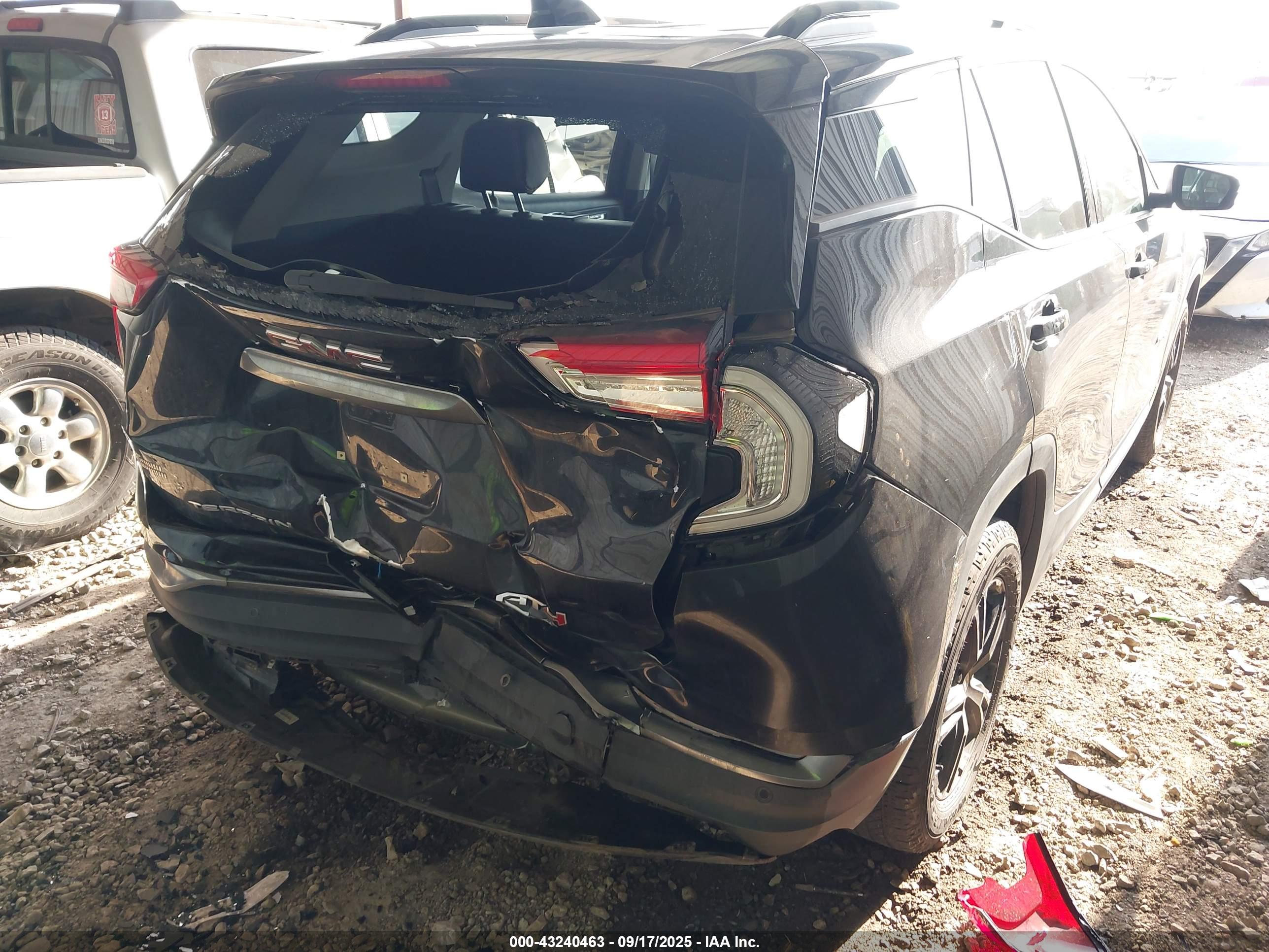 GMC TERRAIN image 6
