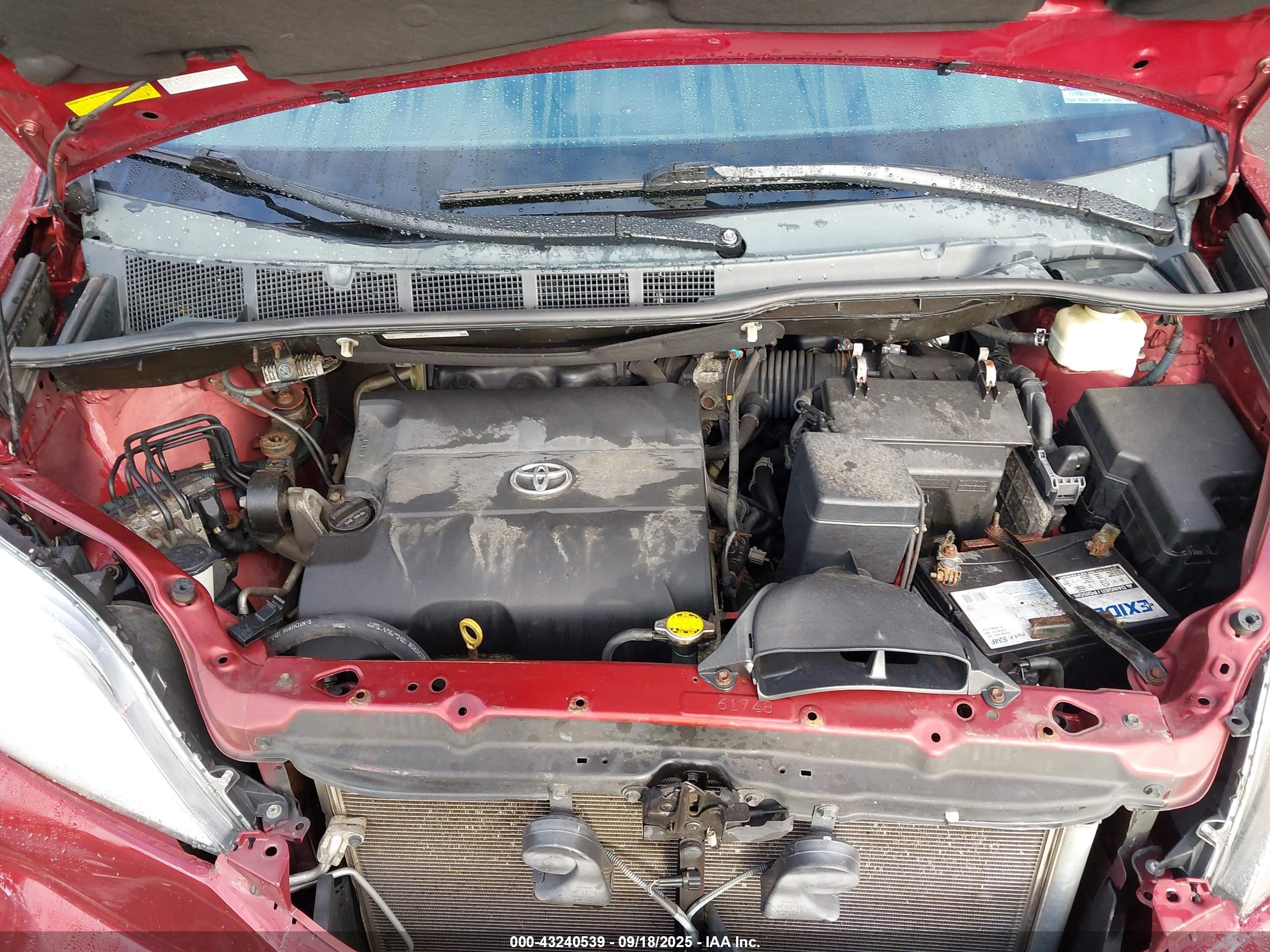 TOYOTA SIENNA image 10