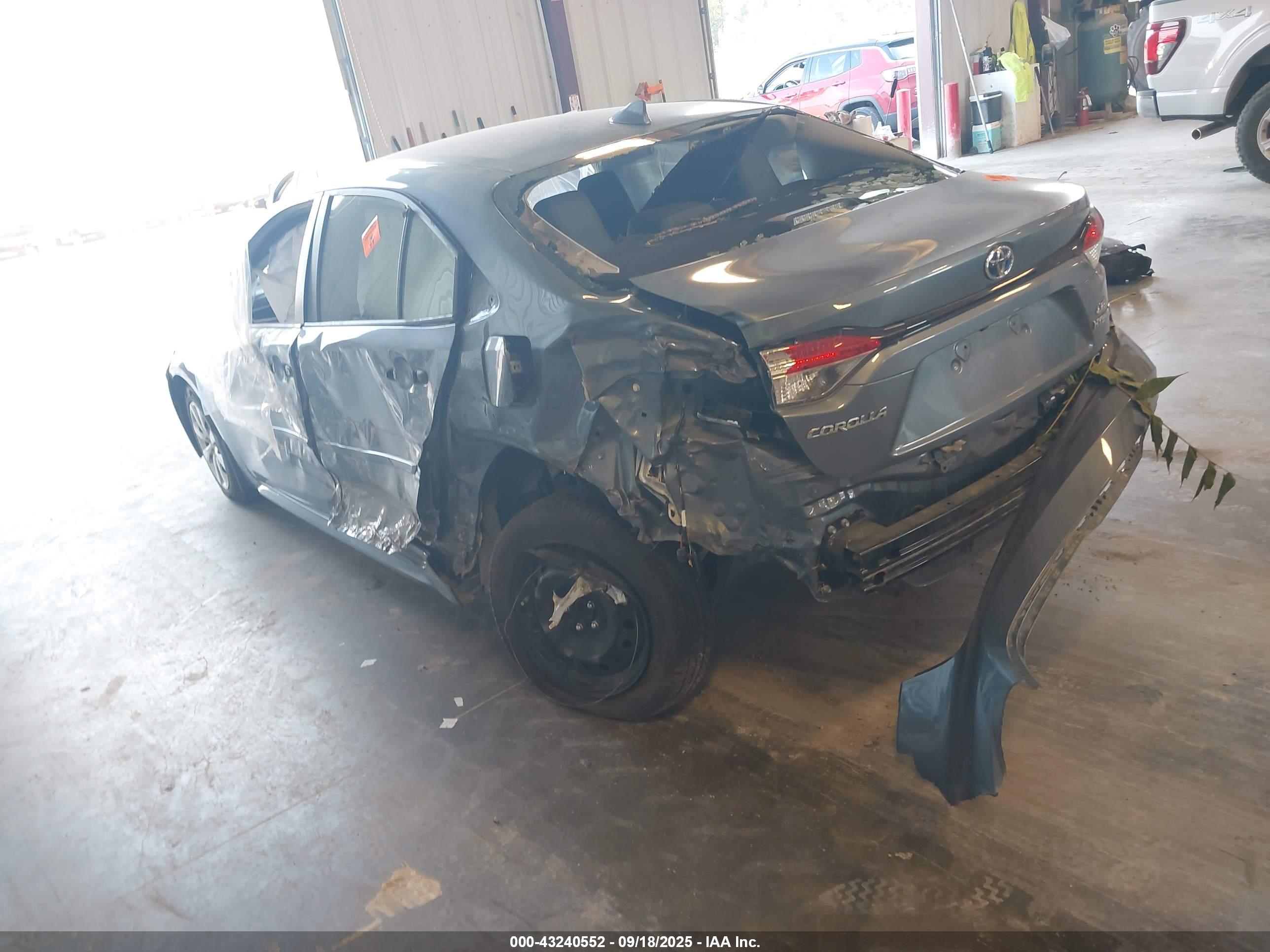 TOYOTA COROLLA image 3
