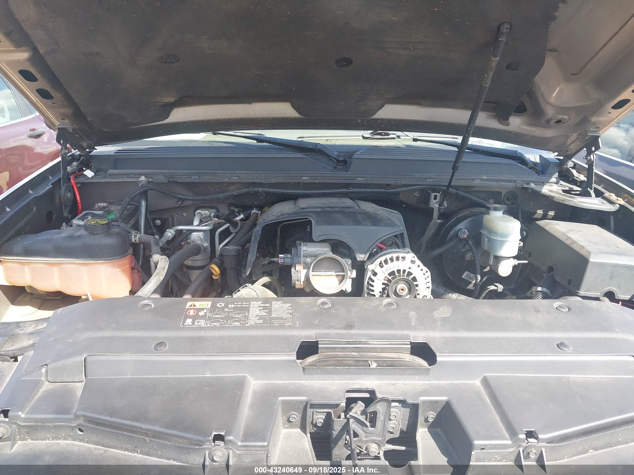 CHEVROLET TAHOE image 10