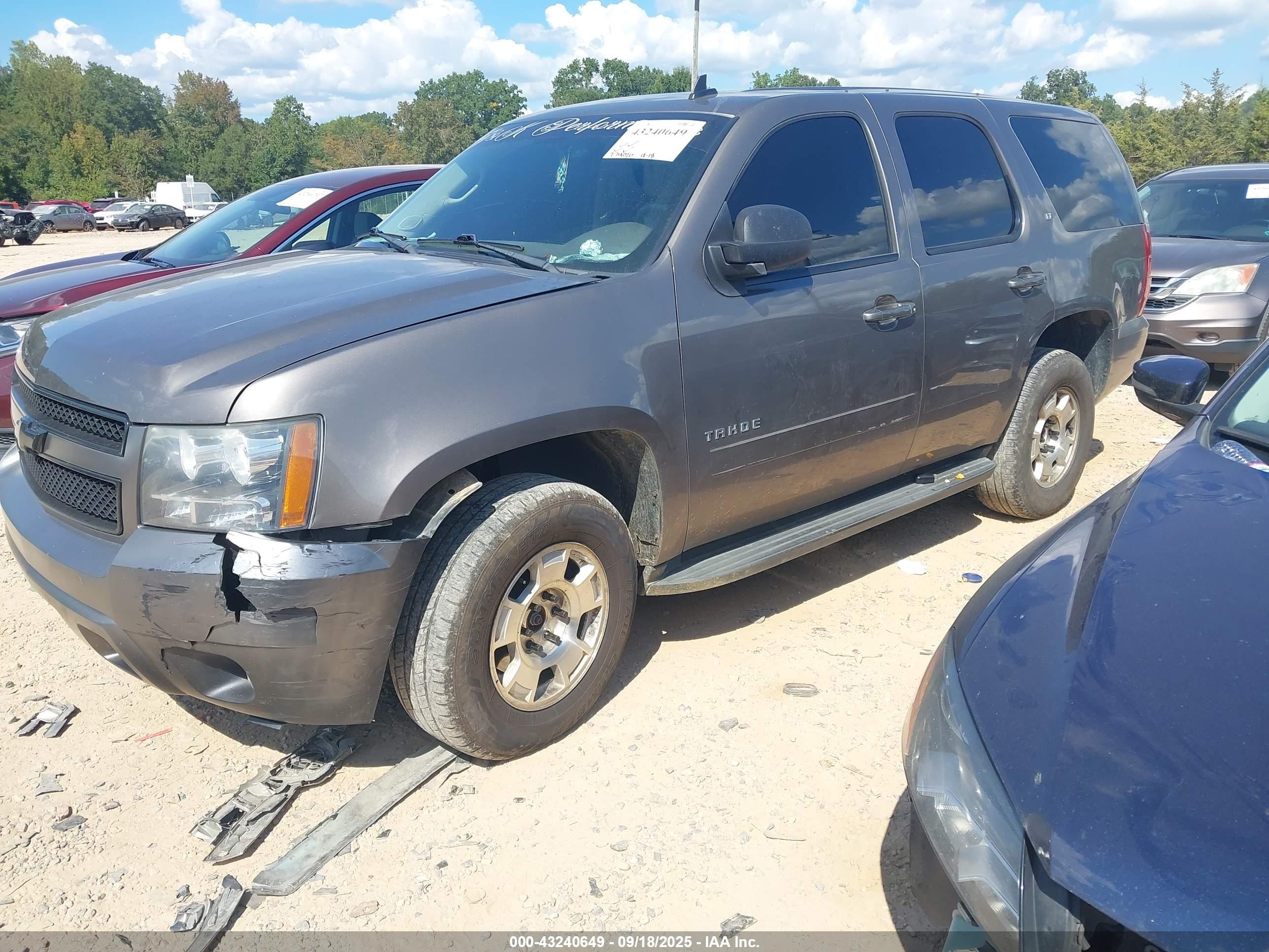 CHEVROLET TAHOE image 2