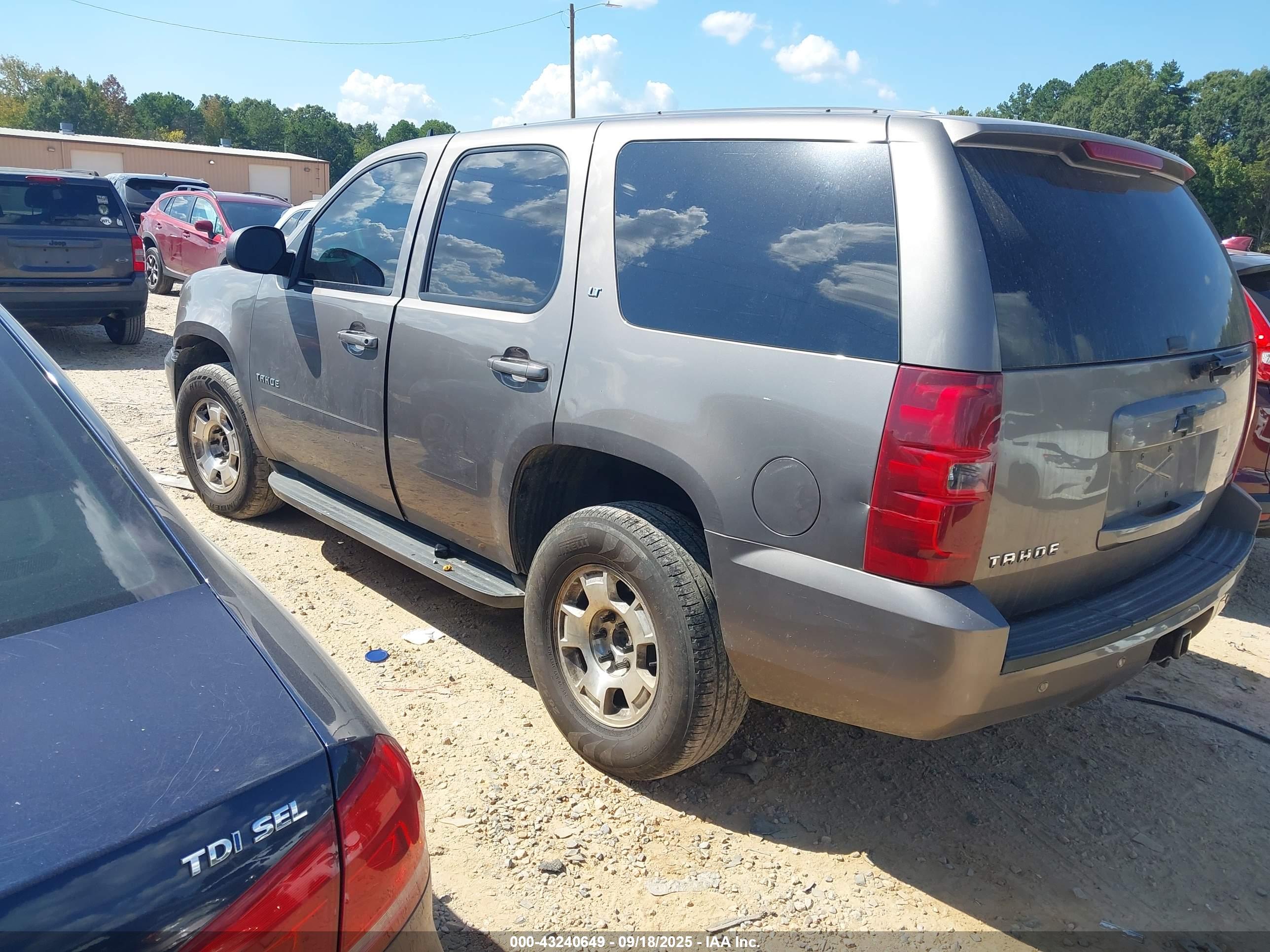 CHEVROLET TAHOE image 3