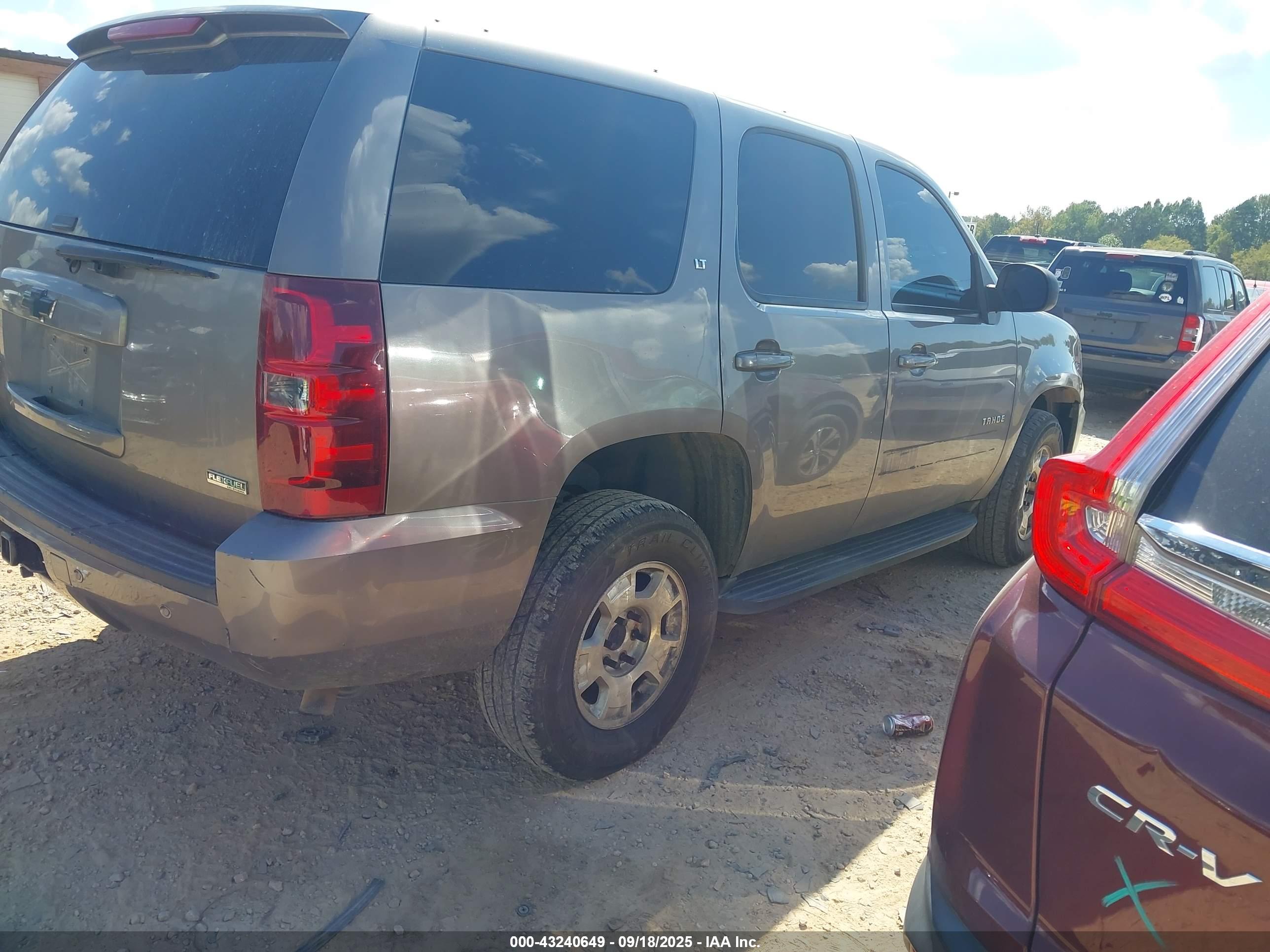 CHEVROLET TAHOE image 4