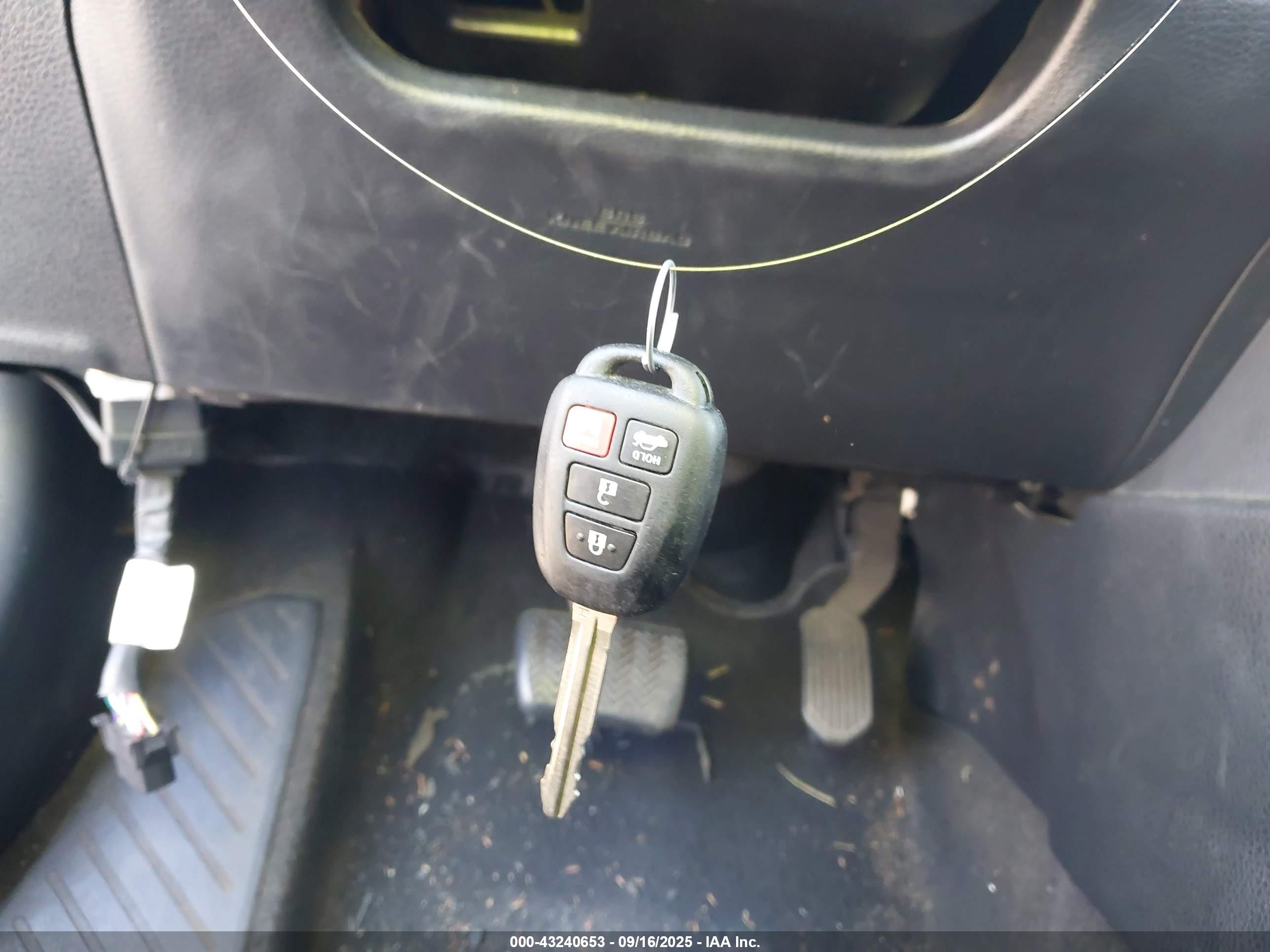 TOYOTA COROLLA image 11