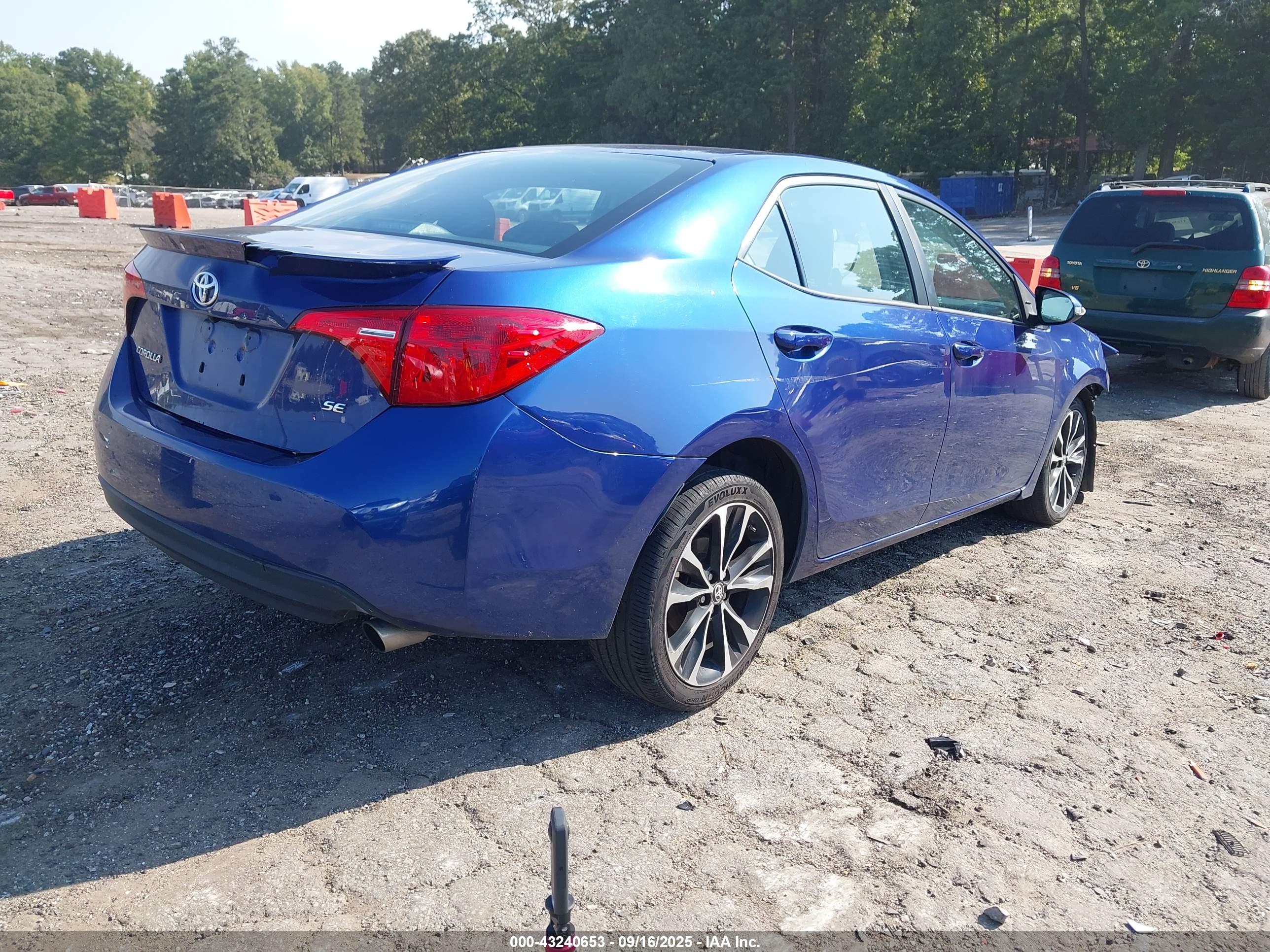 TOYOTA COROLLA image 4