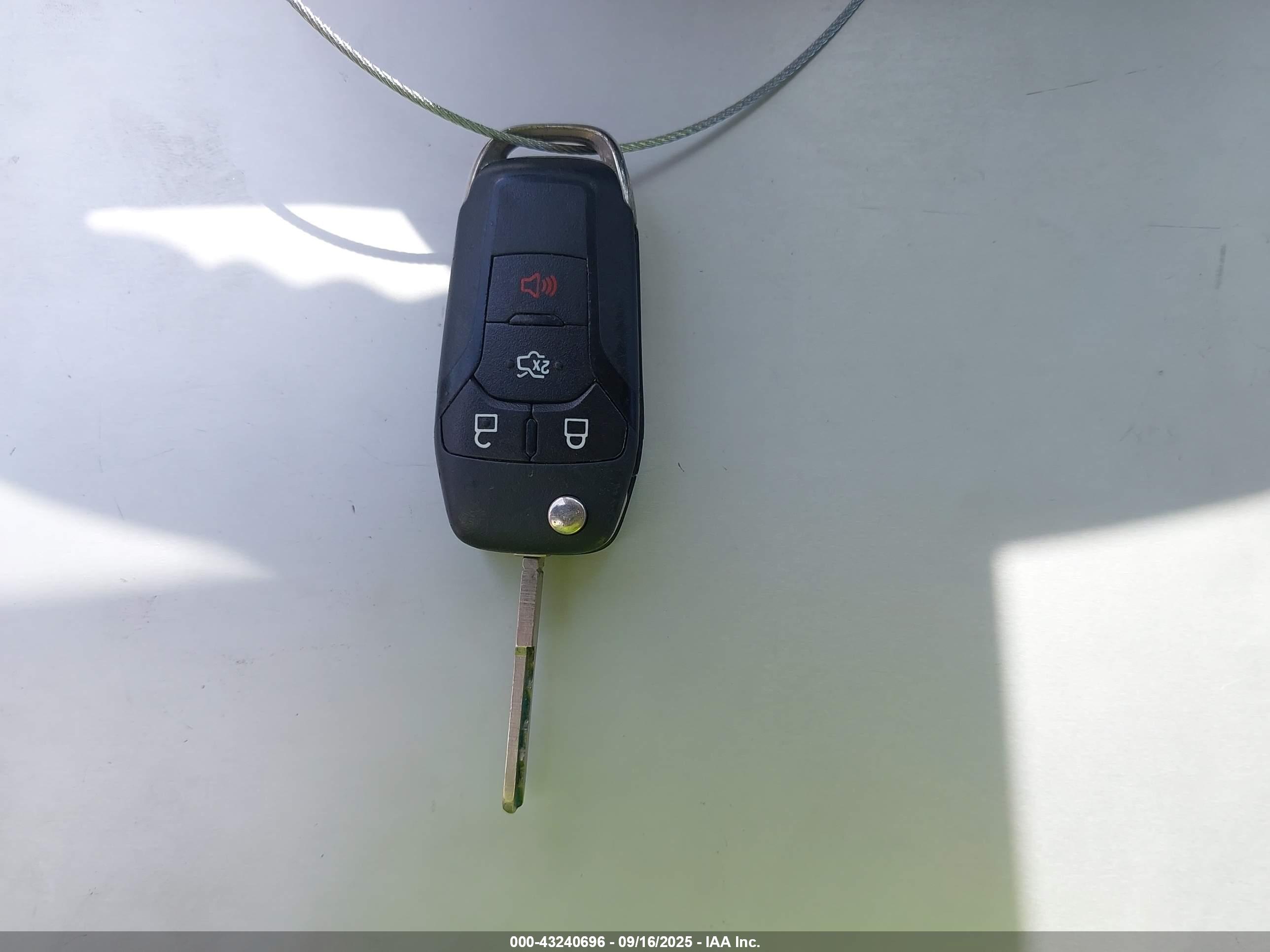 FORD FUSION image 11