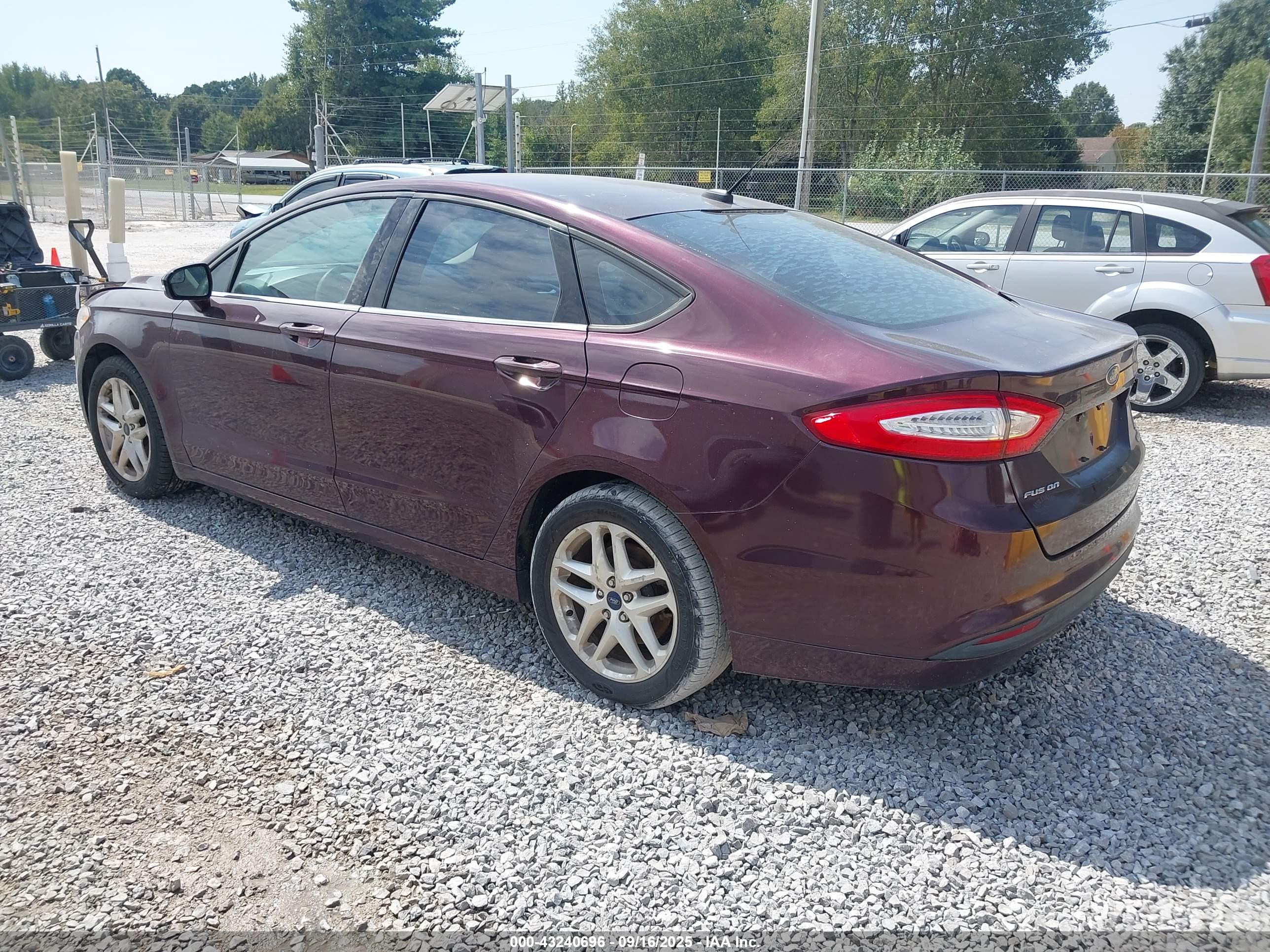 FORD FUSION image 3
