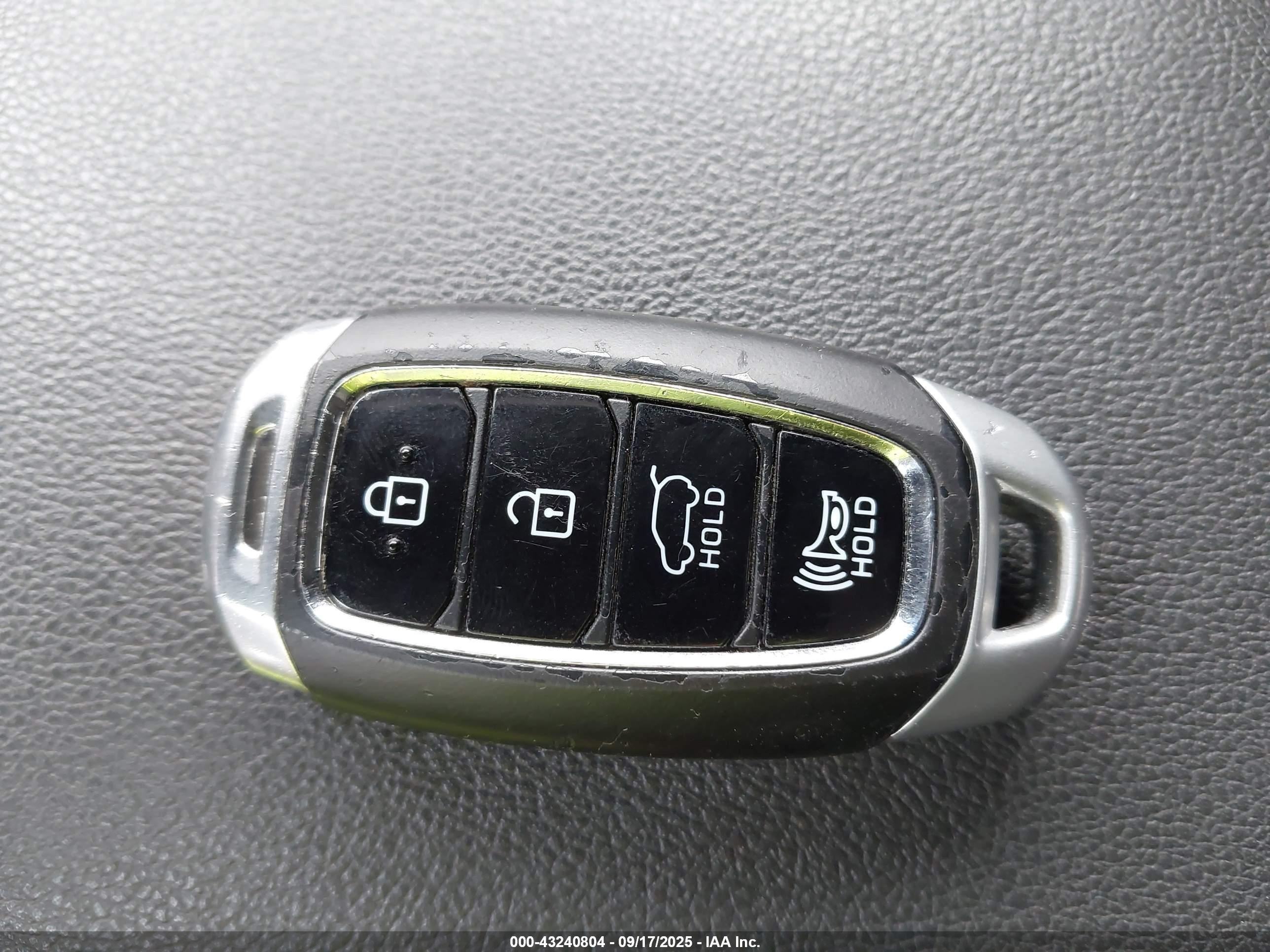 HYUNDAI KONA image 11