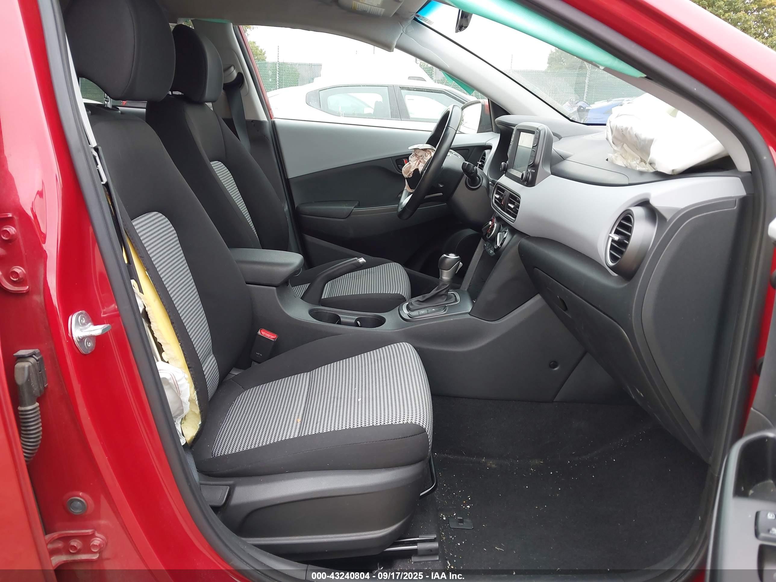 HYUNDAI KONA image 5