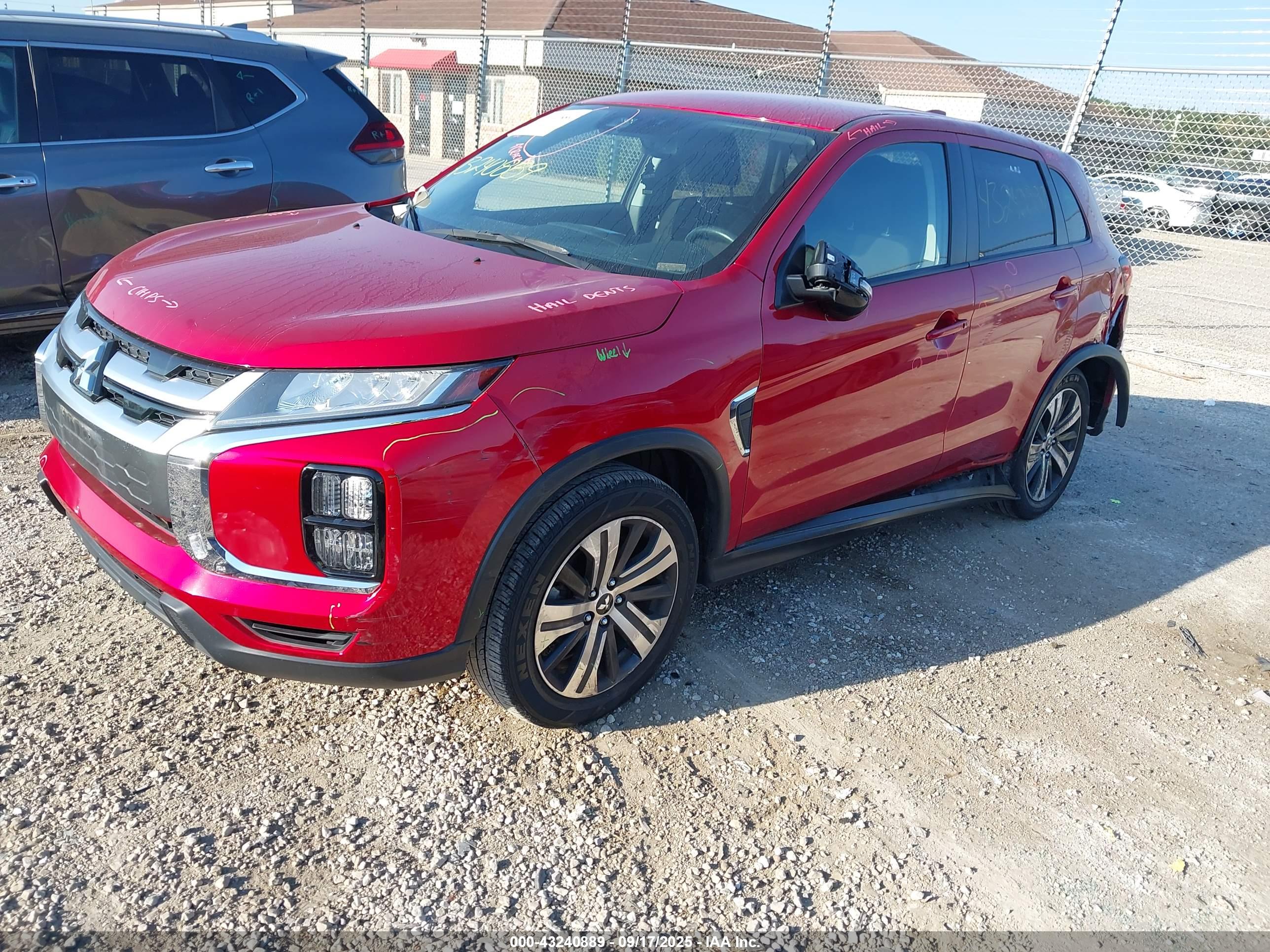 MITSUBISHI OUTLANDER image 2