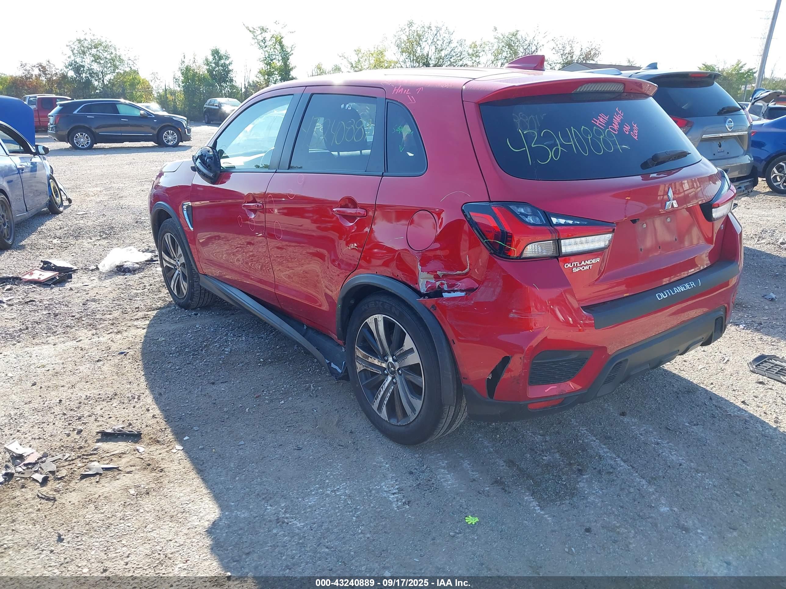 MITSUBISHI OUTLANDER image 3