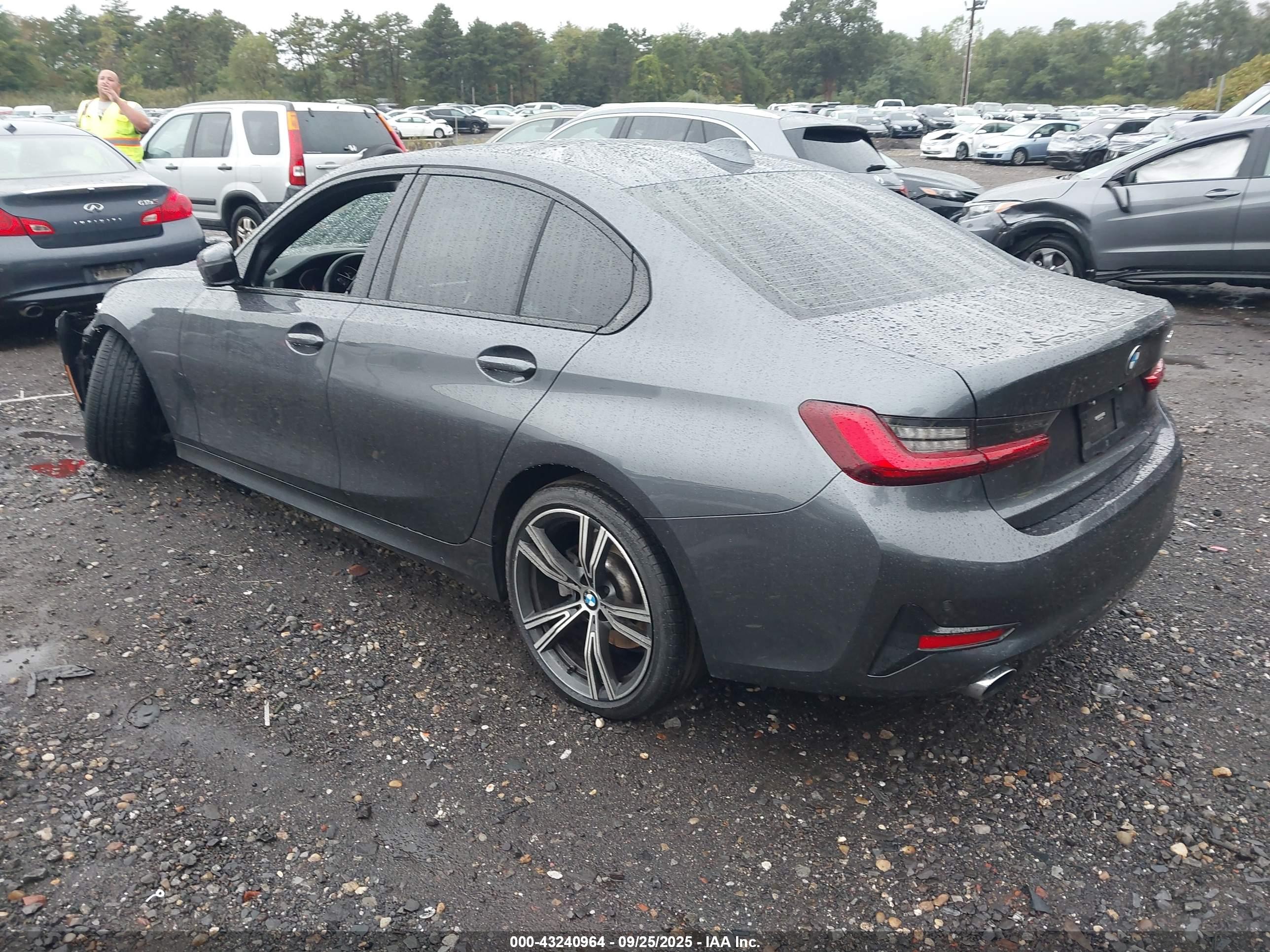 BMW 330I image 3