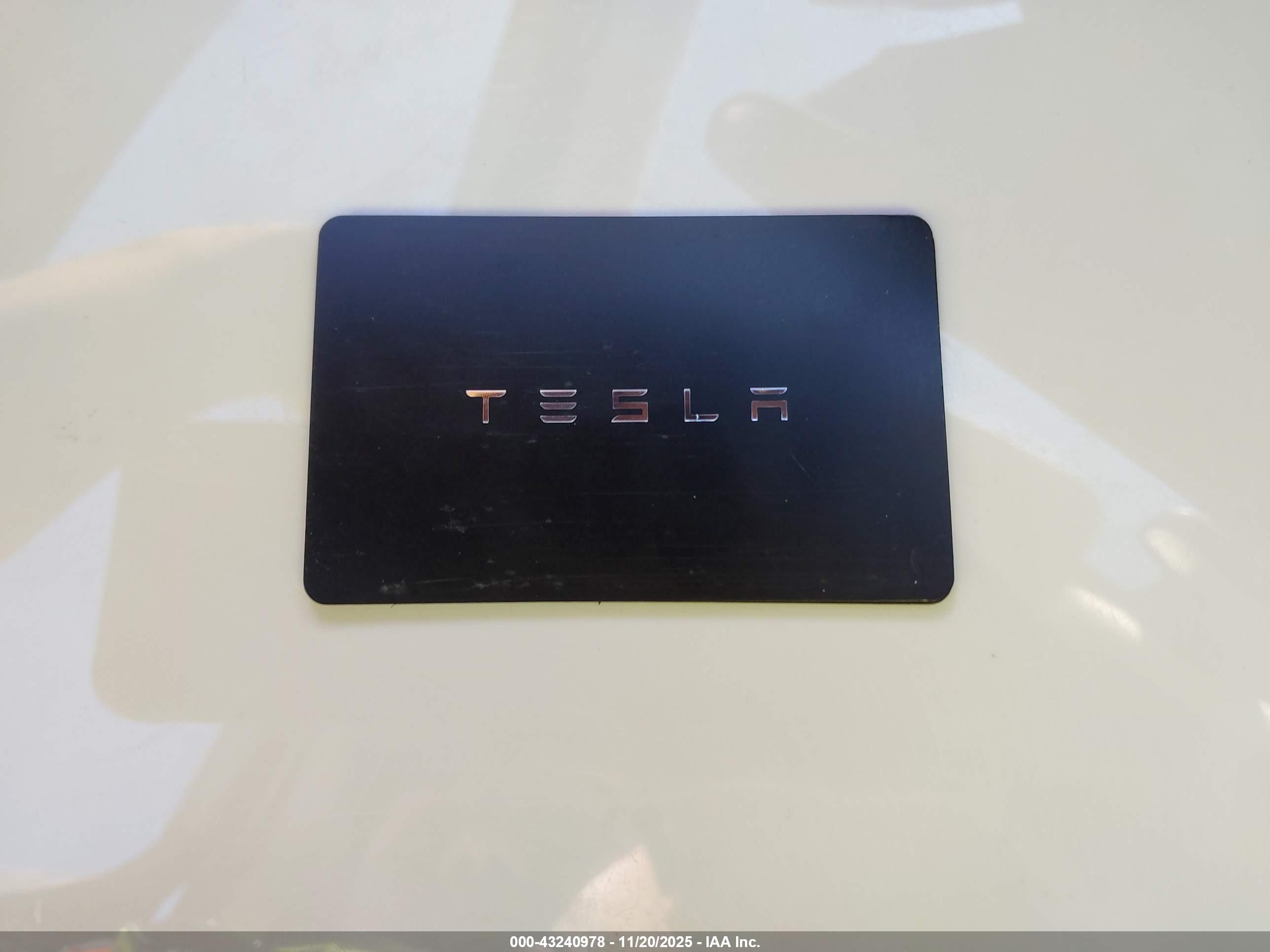 TESLA MODEL image 11