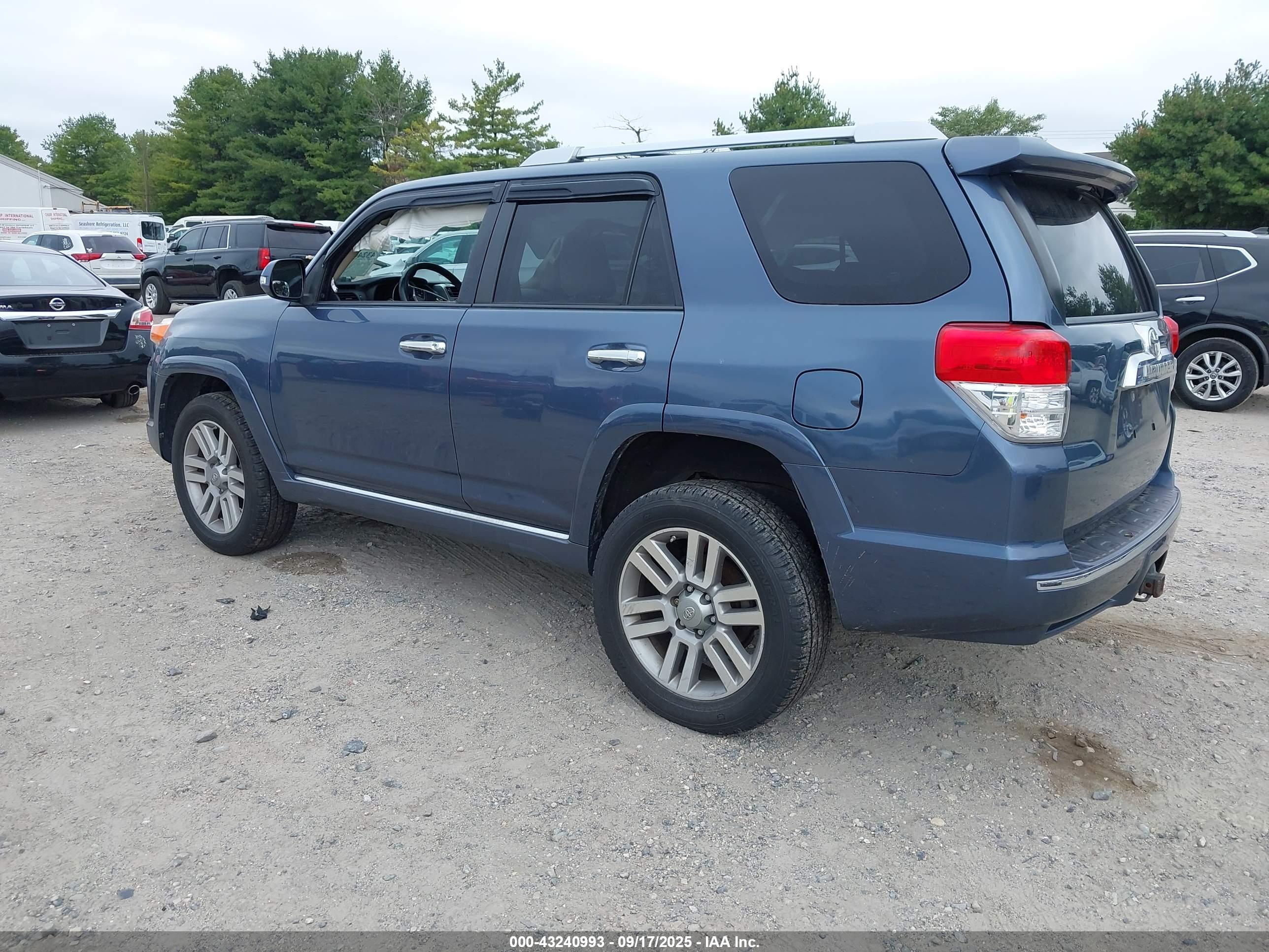 TOYOTA 4RUNNER image 3