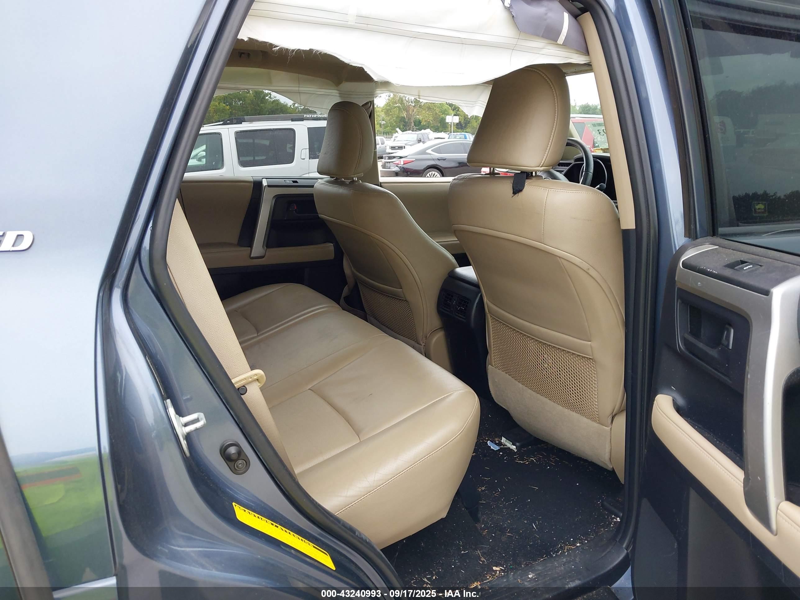 TOYOTA 4RUNNER image 8