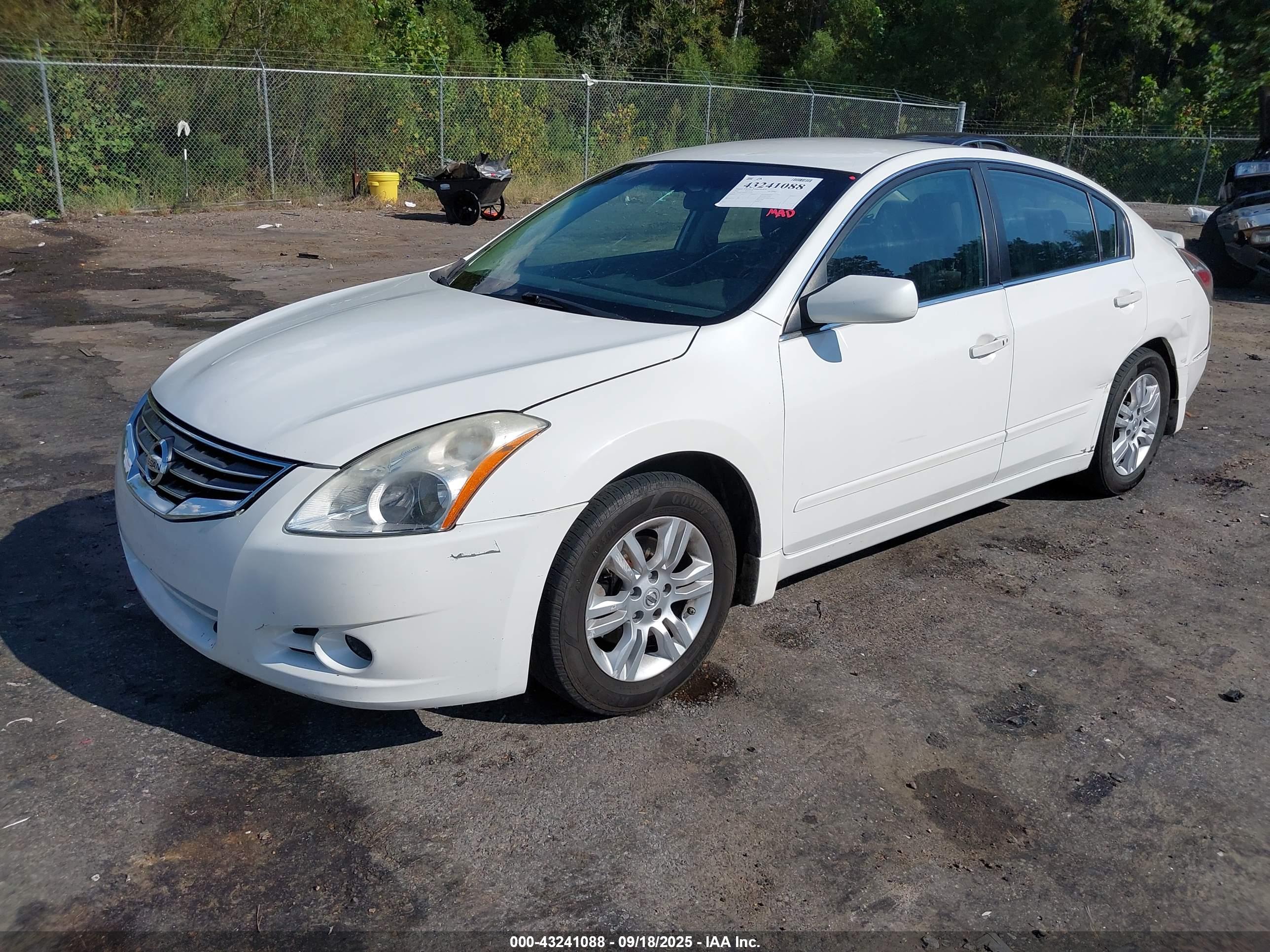 NISSAN ALTIMA image 2