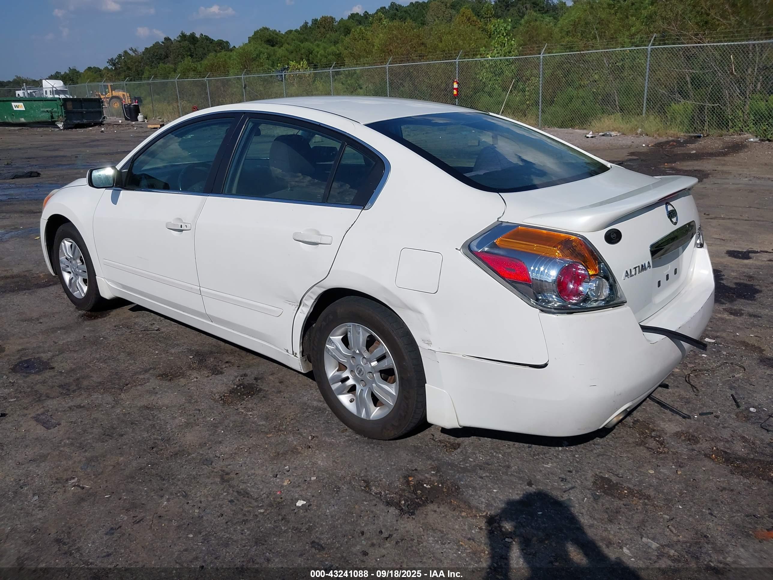 NISSAN ALTIMA image 3