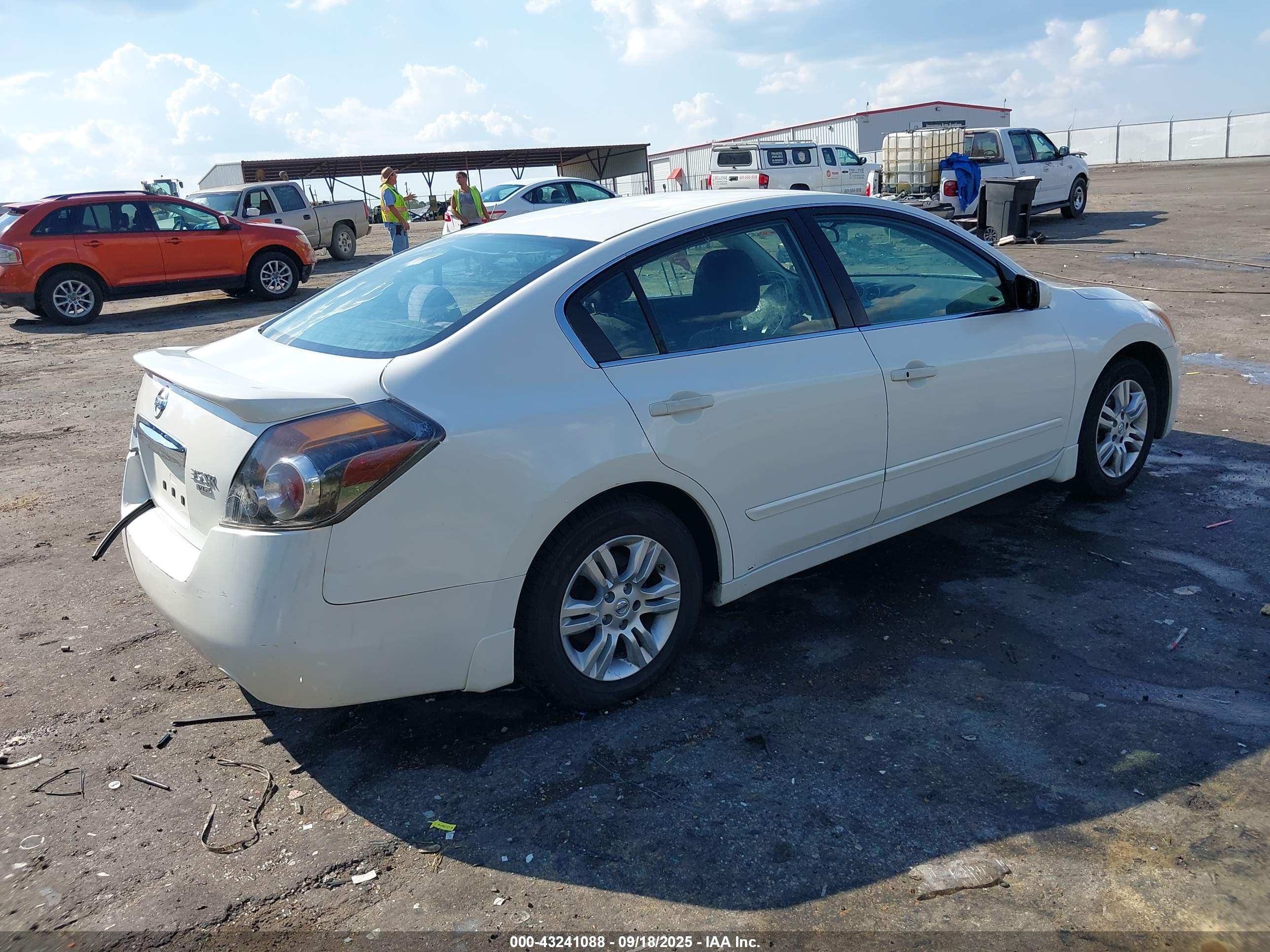 NISSAN ALTIMA image 4