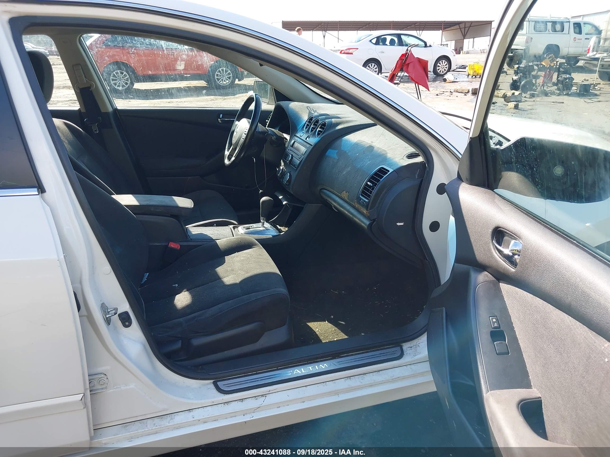 NISSAN ALTIMA image 5