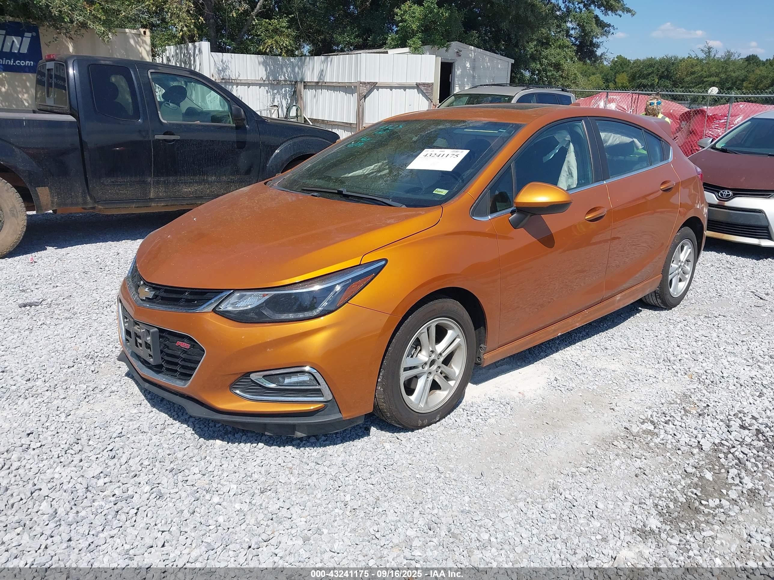 CHEVROLET CRUZE image 2
