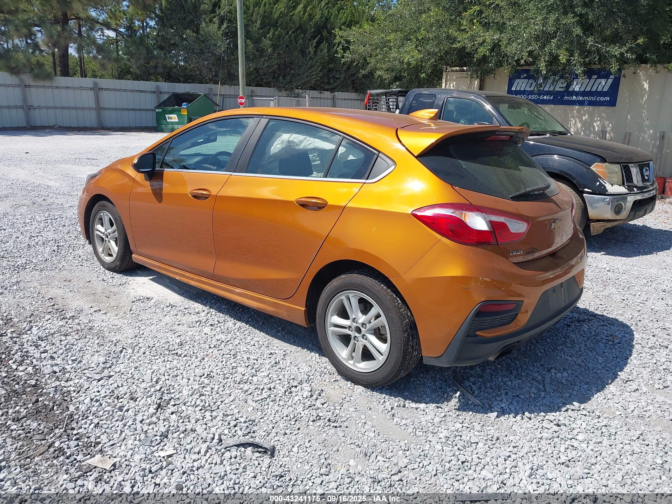 CHEVROLET CRUZE image 3