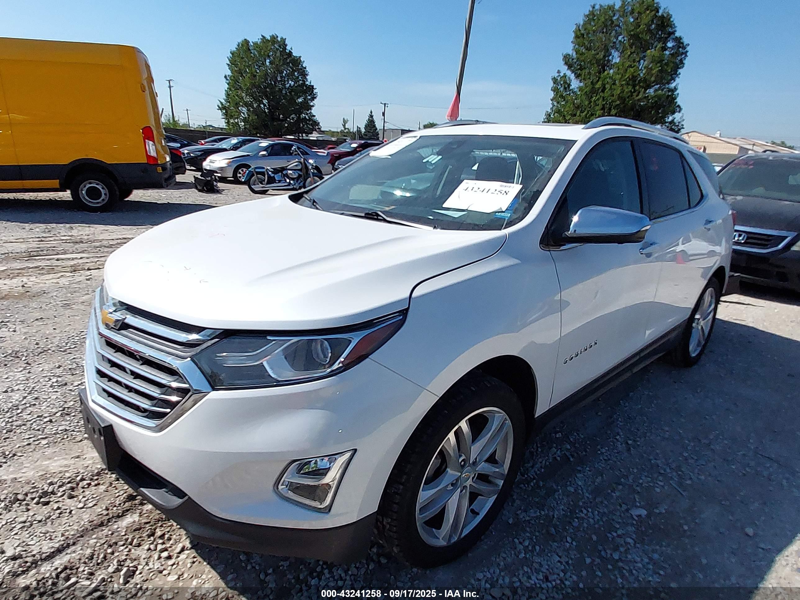 CHEVROLET EQUINOX image 2