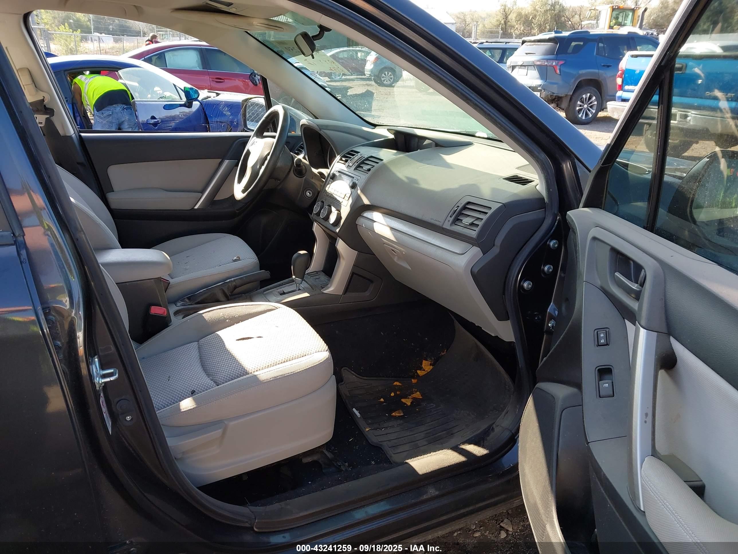 SUBARU FORESTER image 5