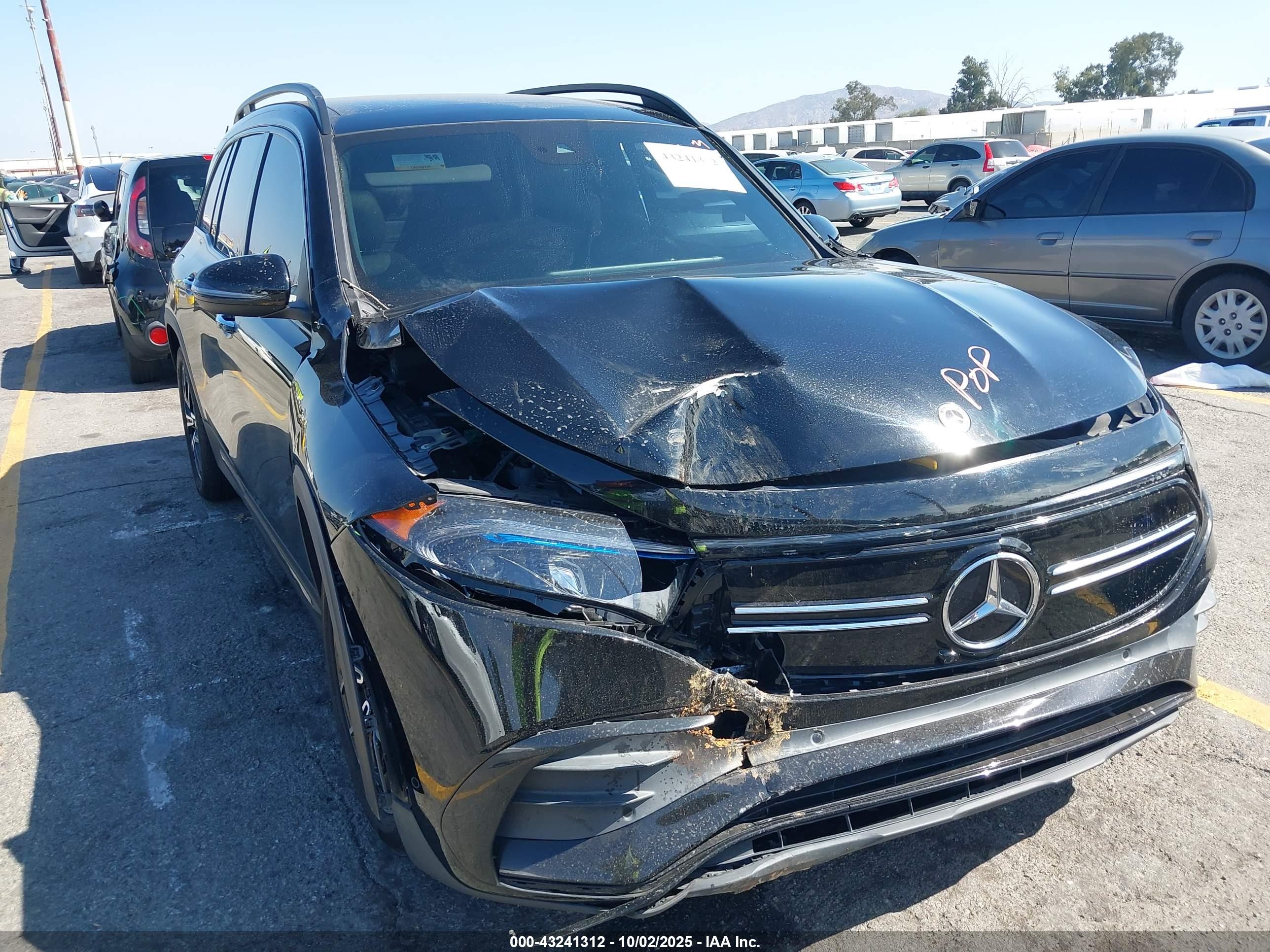 MERCEDES-BENZ EQB image 6