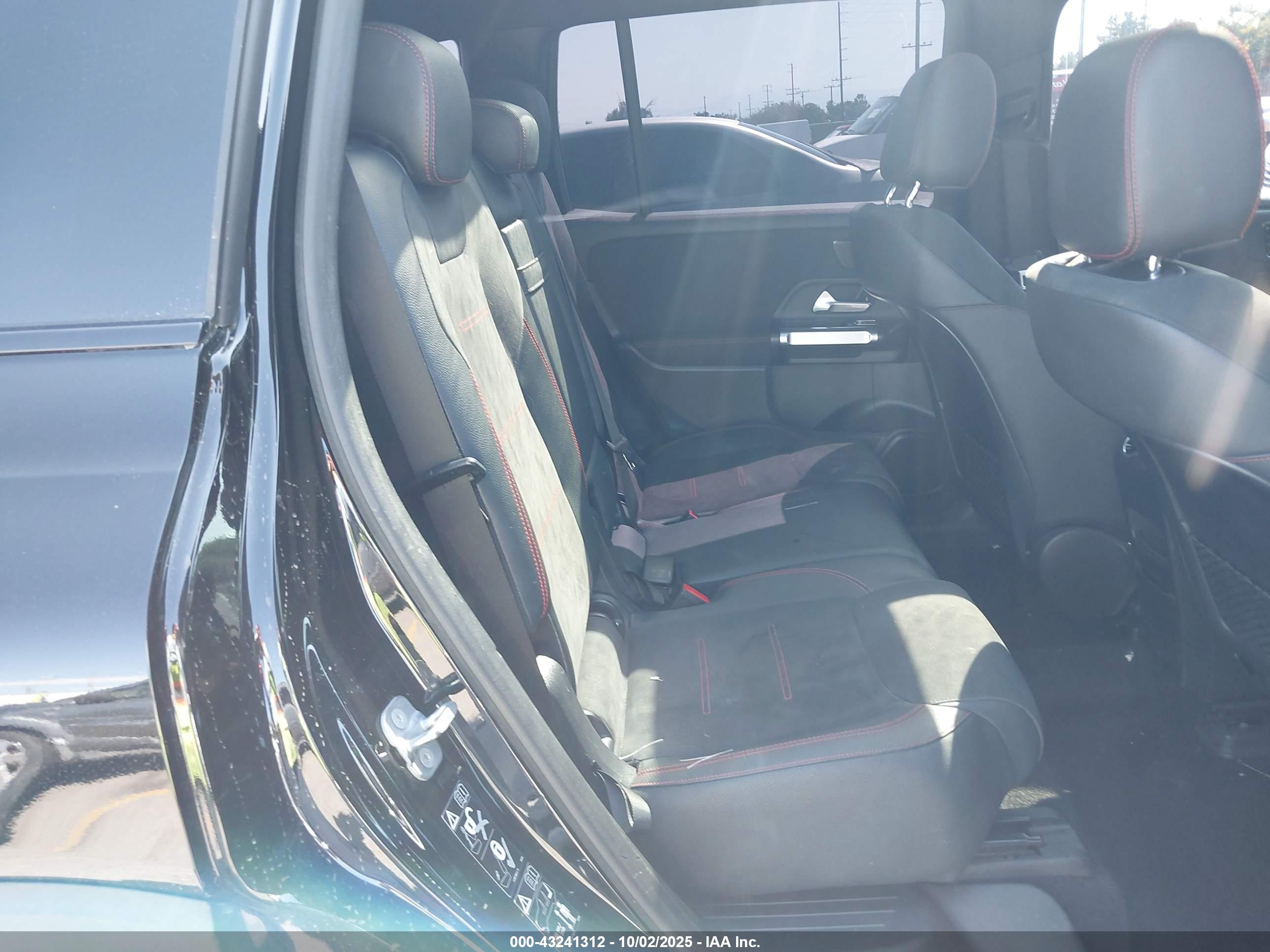 MERCEDES-BENZ EQB image 8
