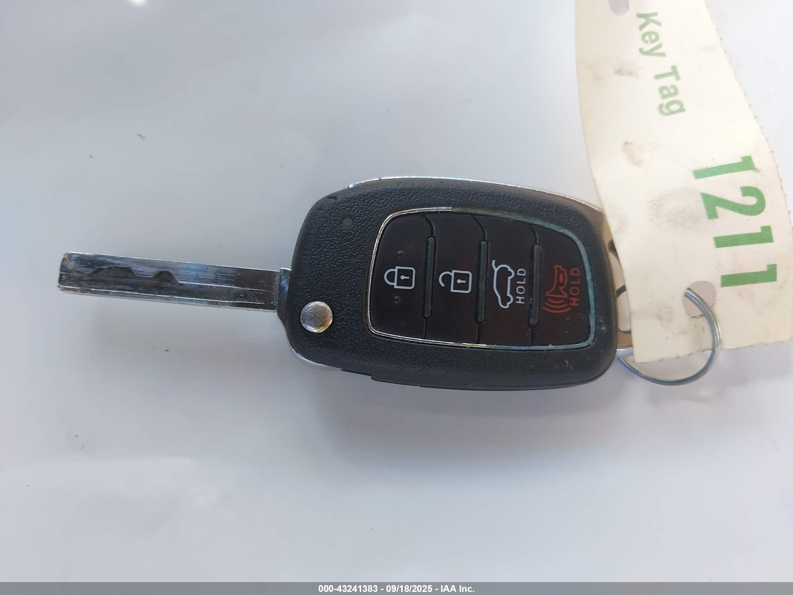 HYUNDAI SANTA image 11