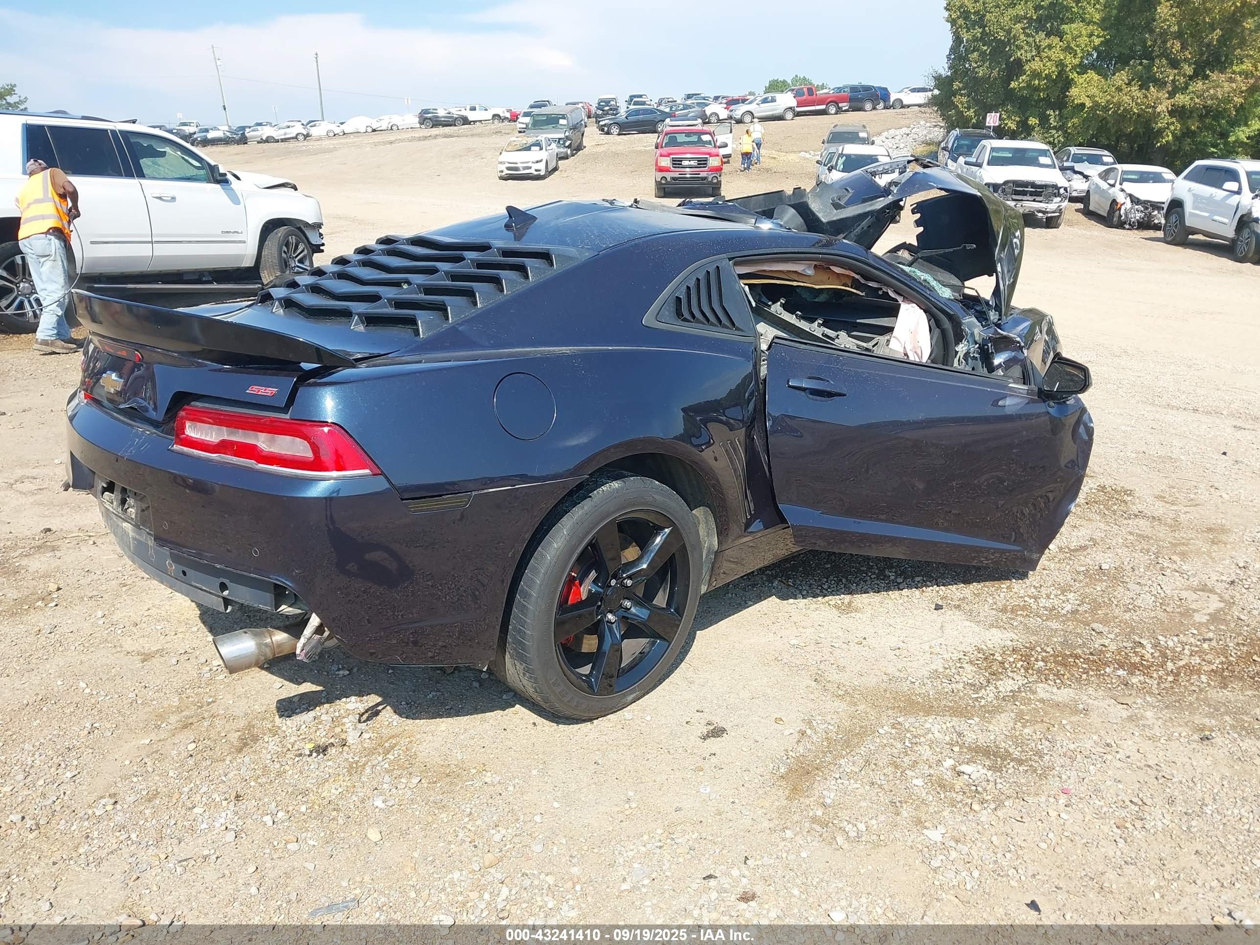 CHEVROLET CAMARO image 4