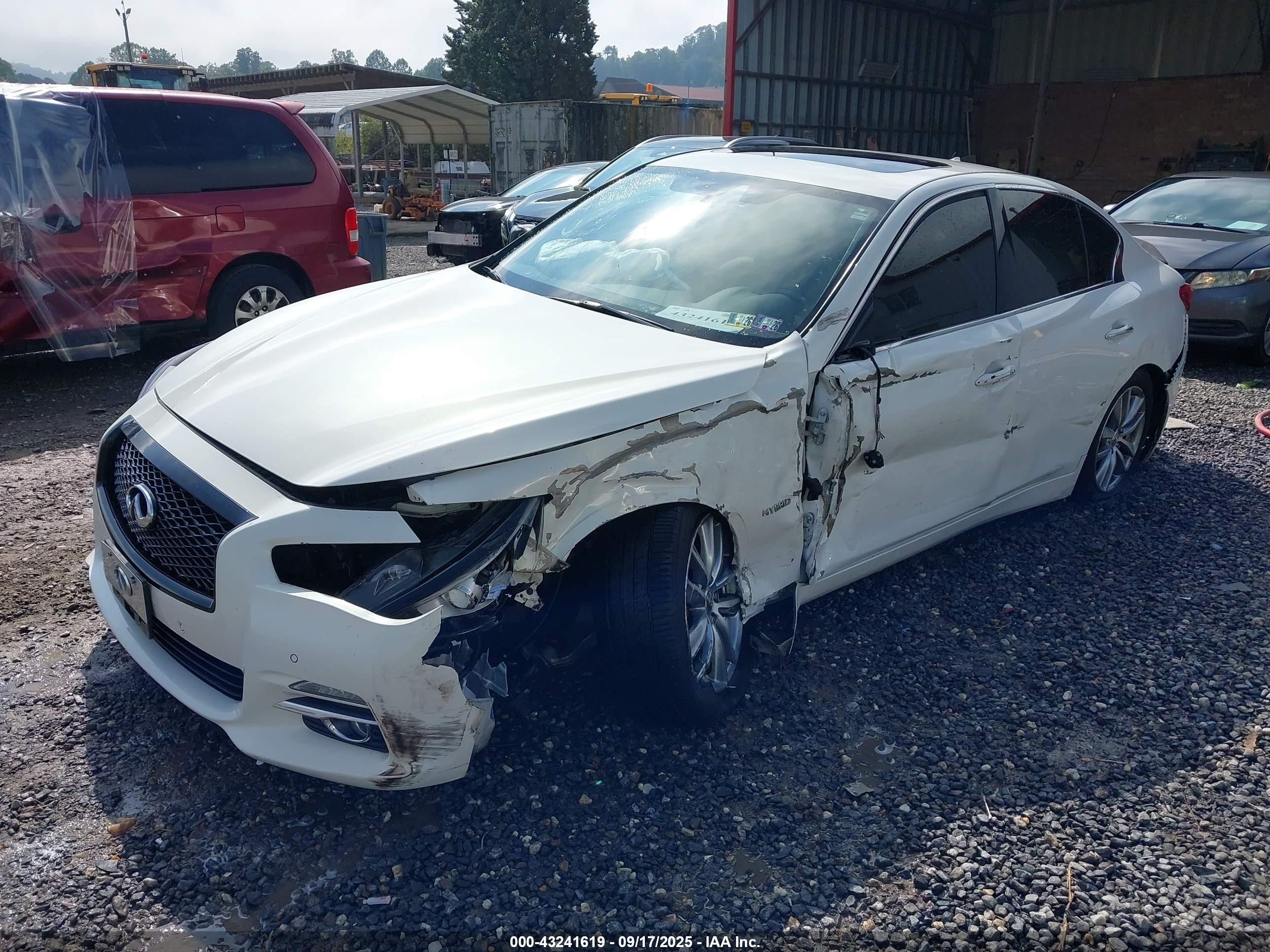 INFINITI Q50 image 2
