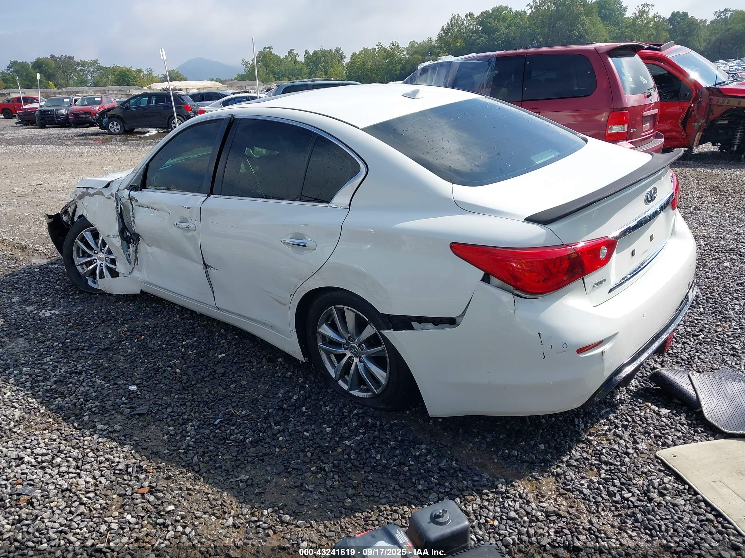 INFINITI Q50 image 3