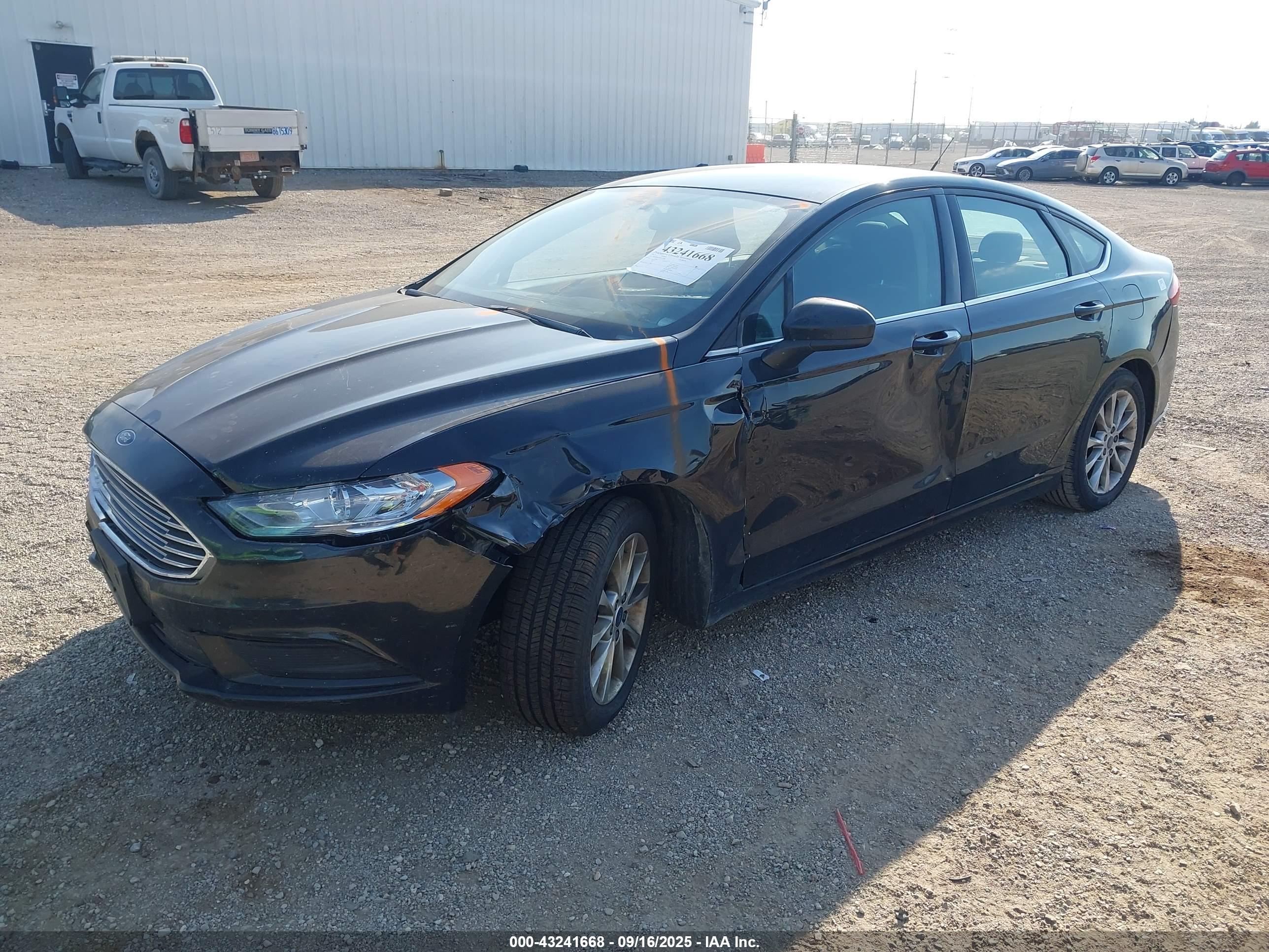 FORD FUSION image 2