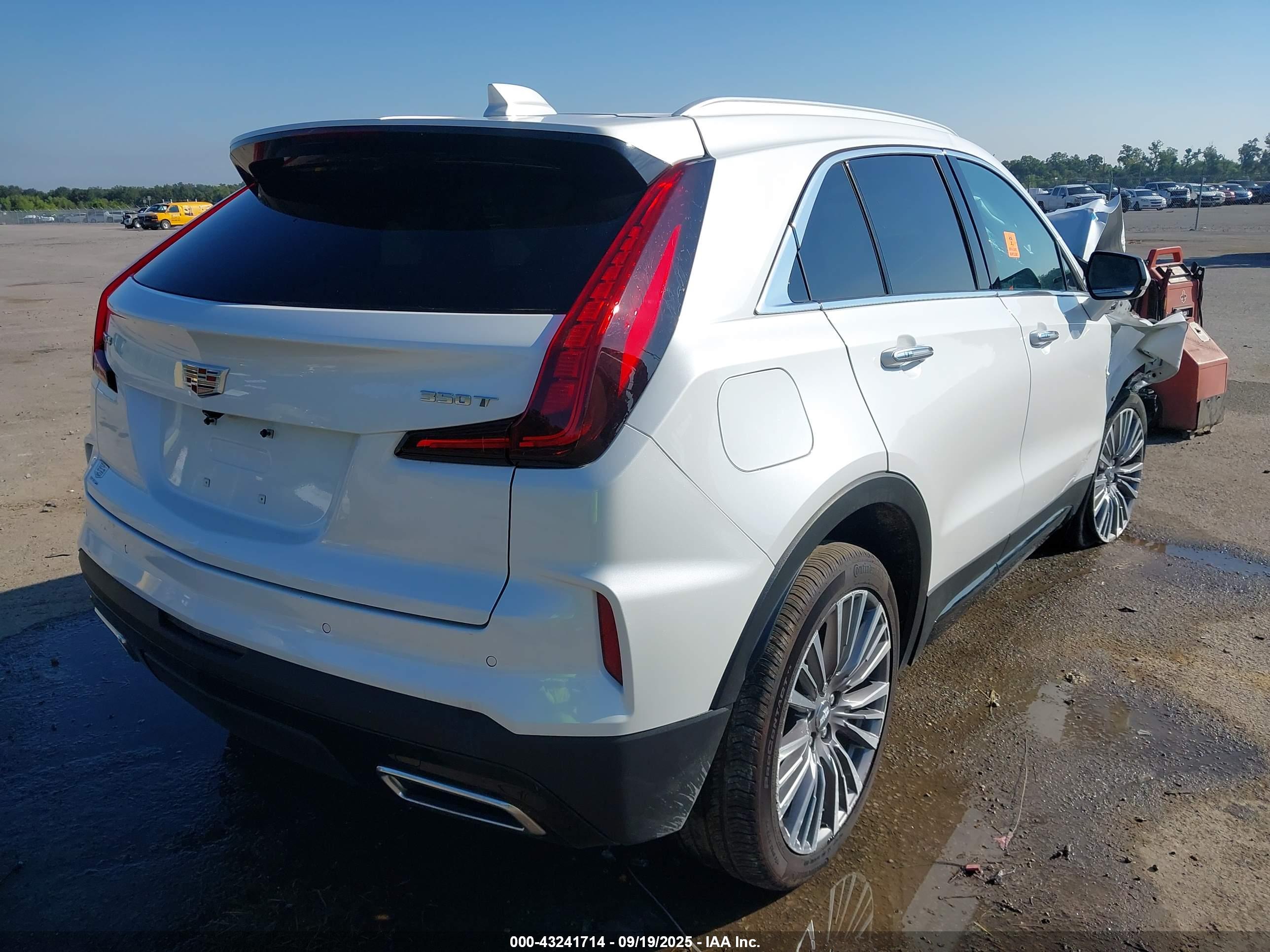CADILLAC XT4 image 4