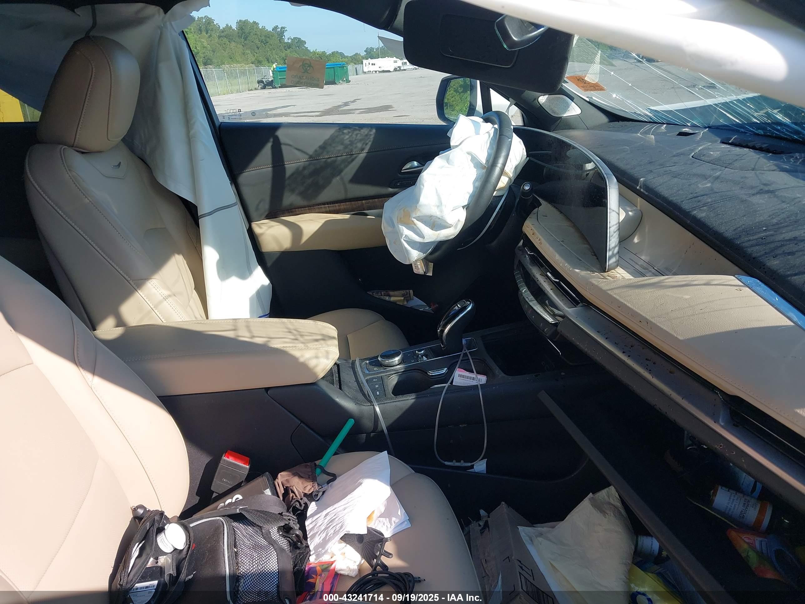 CADILLAC XT4 image 5