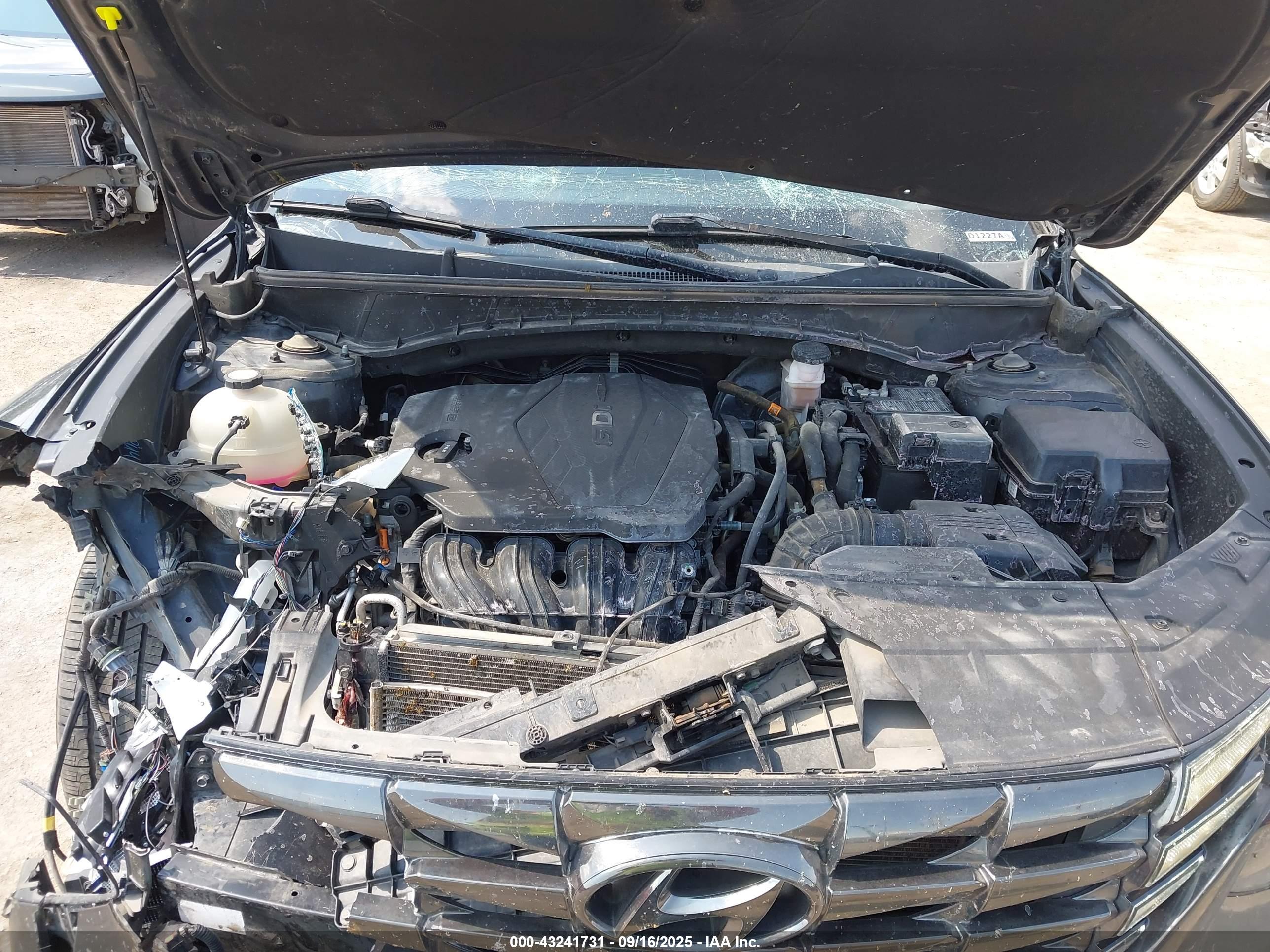 HYUNDAI TUCSON image 10