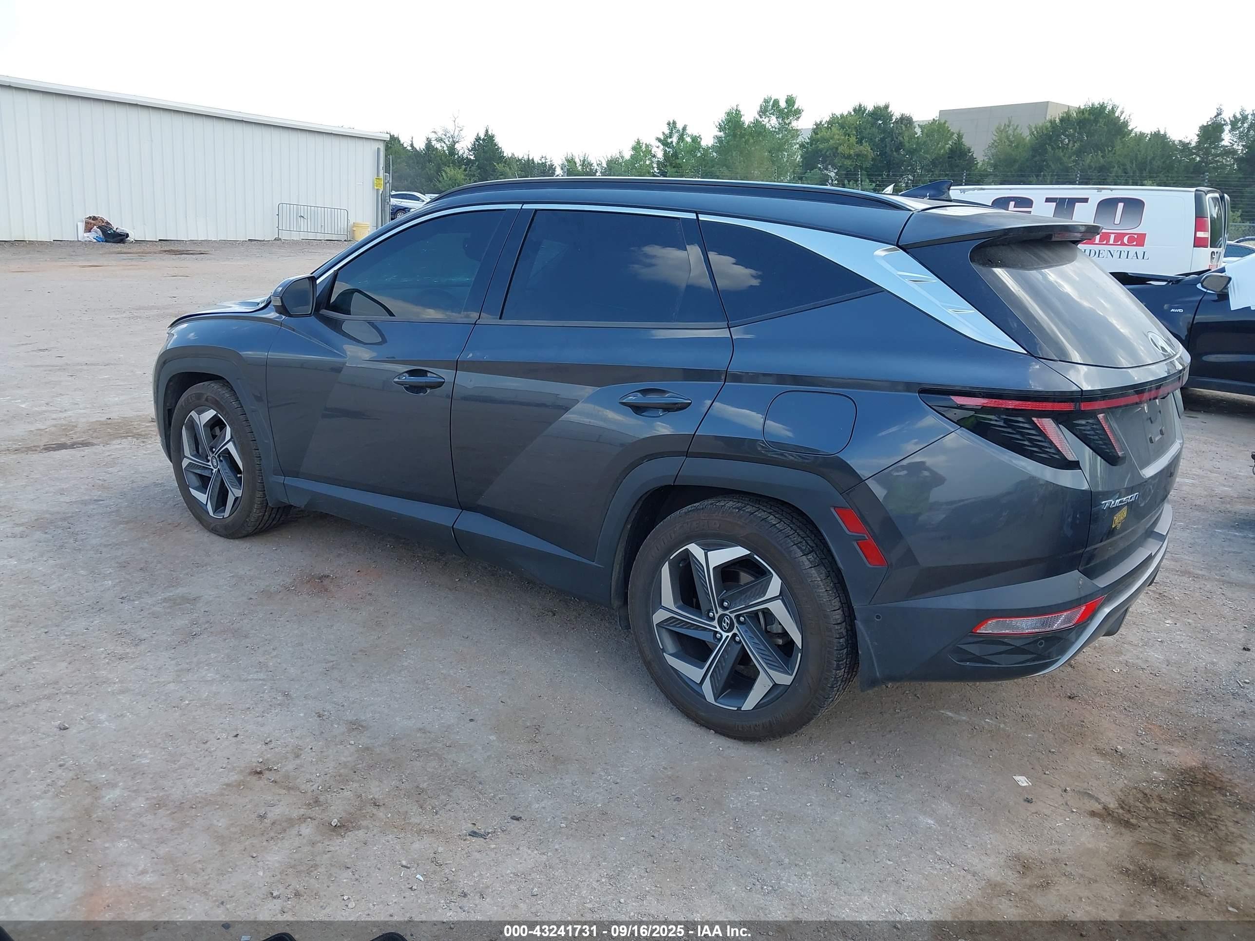 HYUNDAI TUCSON image 3