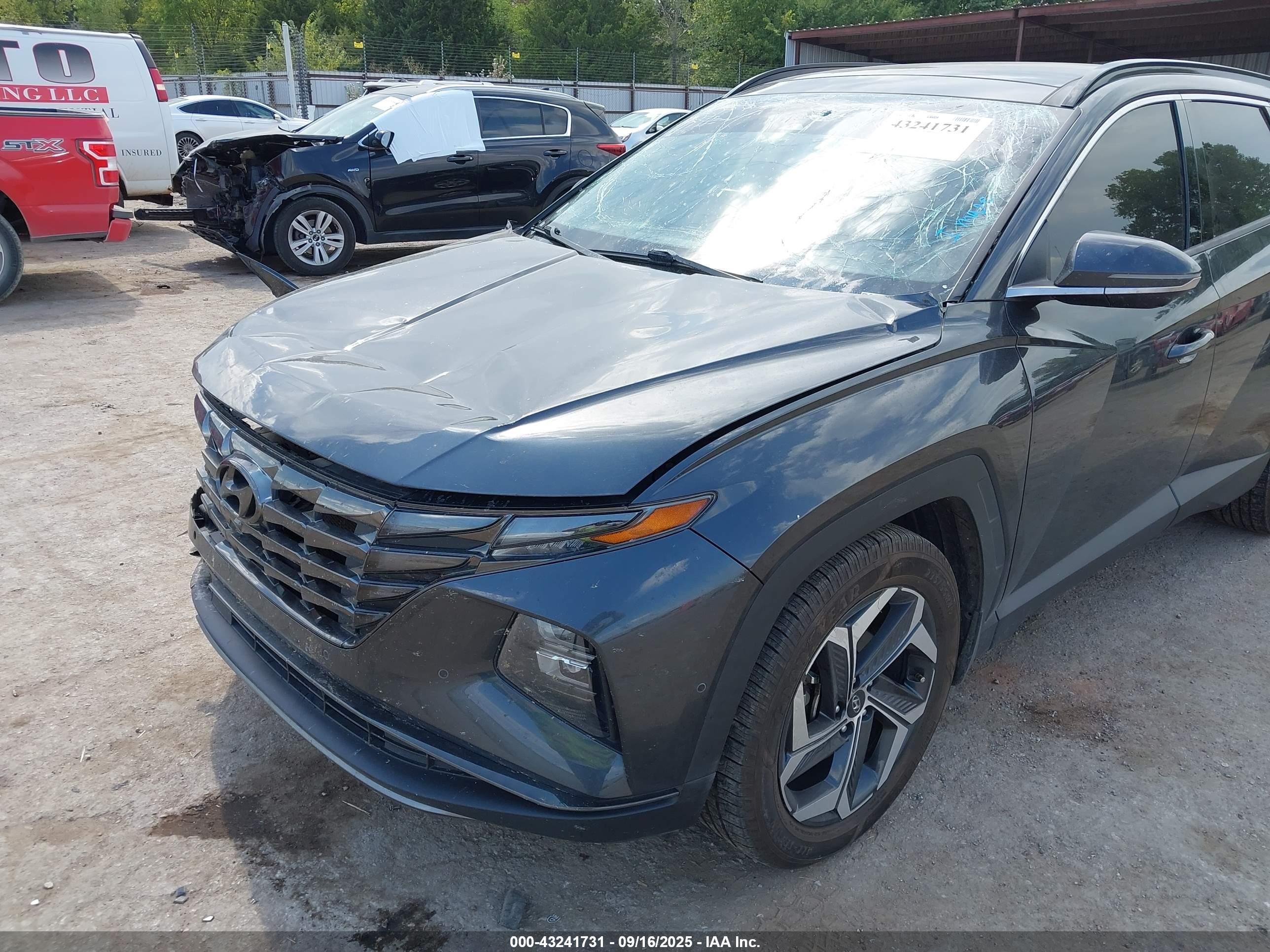 HYUNDAI TUCSON image 6